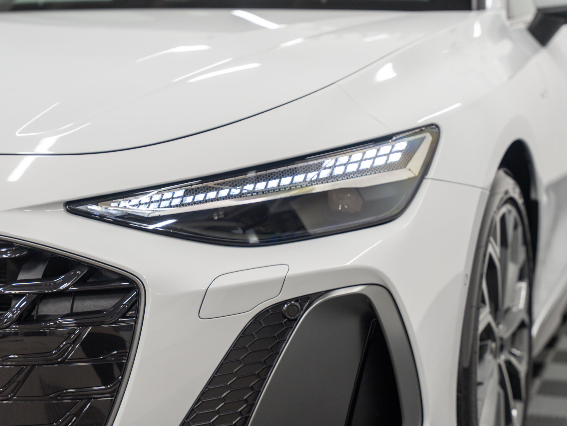 Автомобиль Audi A6 2.0d AMT (204 л.с.) 4WD - 2