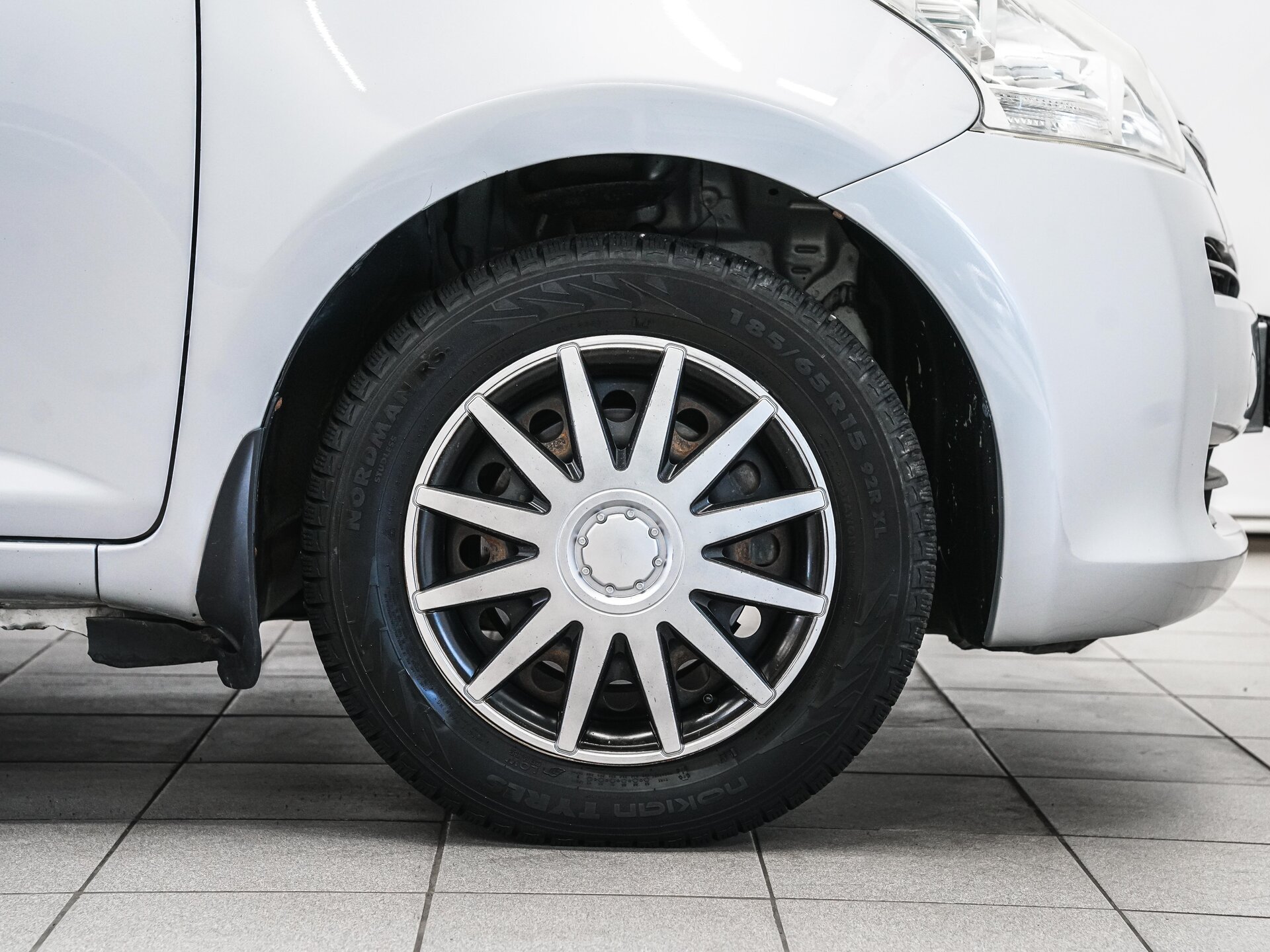 Toyota Ractis 2010 25