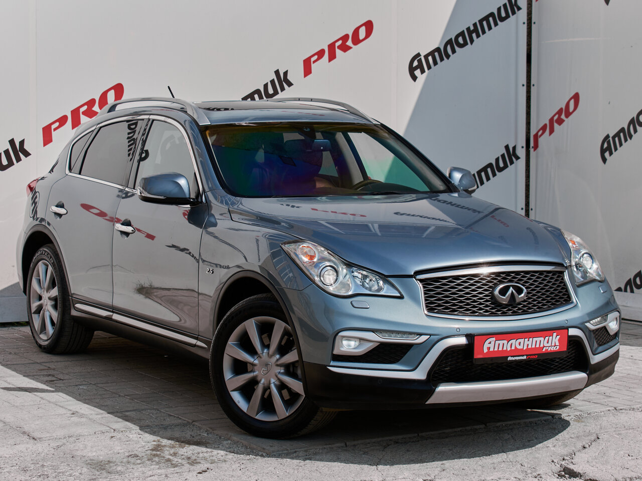 Купить Infiniti QX50 2.5 AT (222 л.с.) 4WD, 2016 в Екатеренбурге