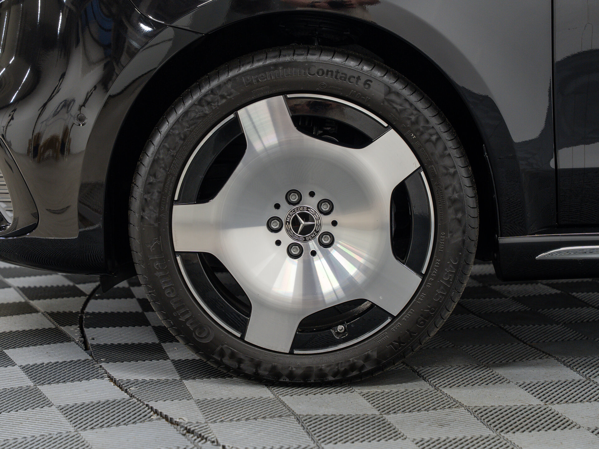 Автомобиль Mercedes-Benz V-Класс 300 d экстра длинный 2.0d AT (237 л.с.) 4WD - 3