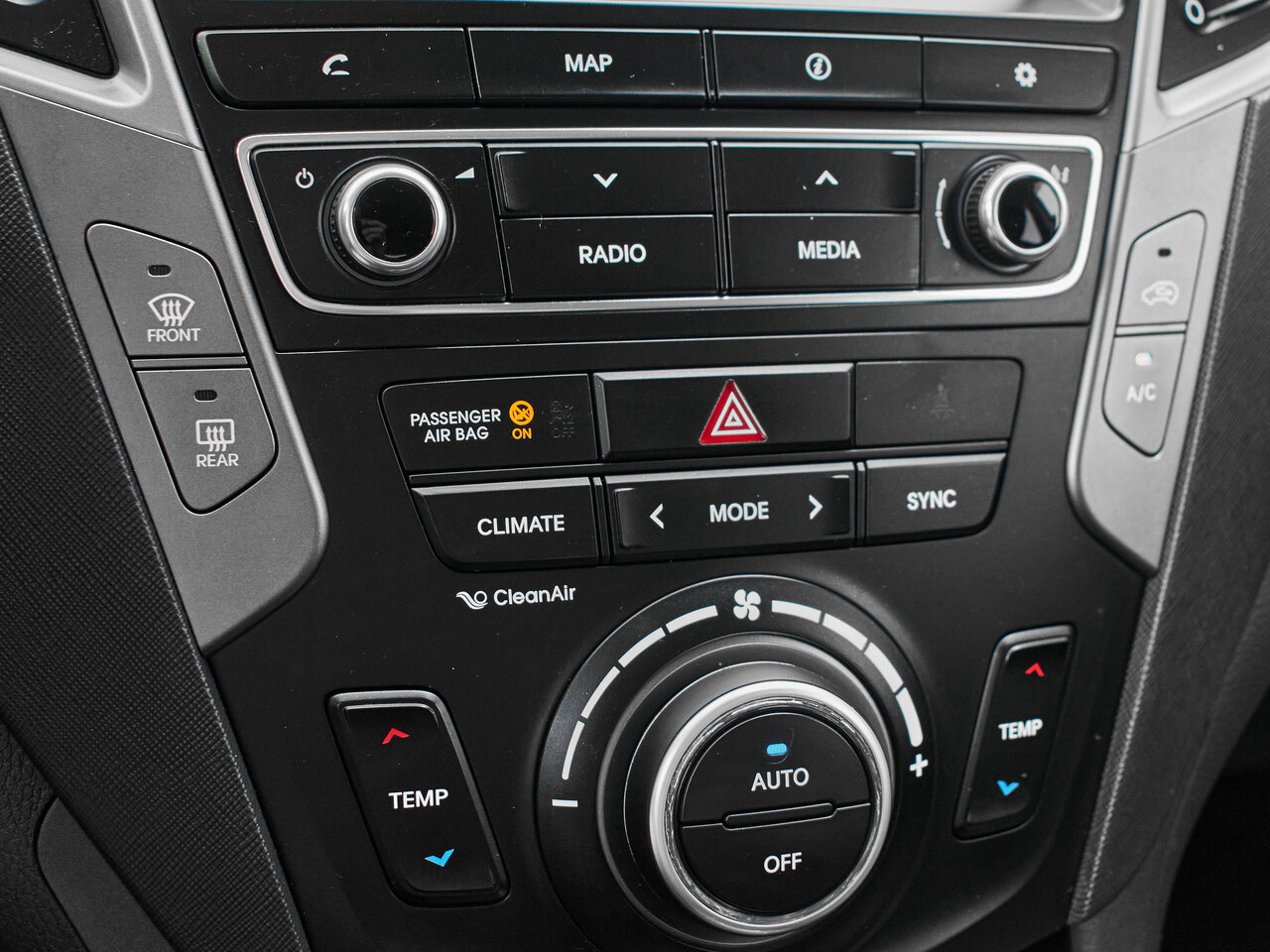 Купить Hyundai Santa Fe 2.4 AT (171 л.с.) 4WD, 2017 в Екатеренбурге