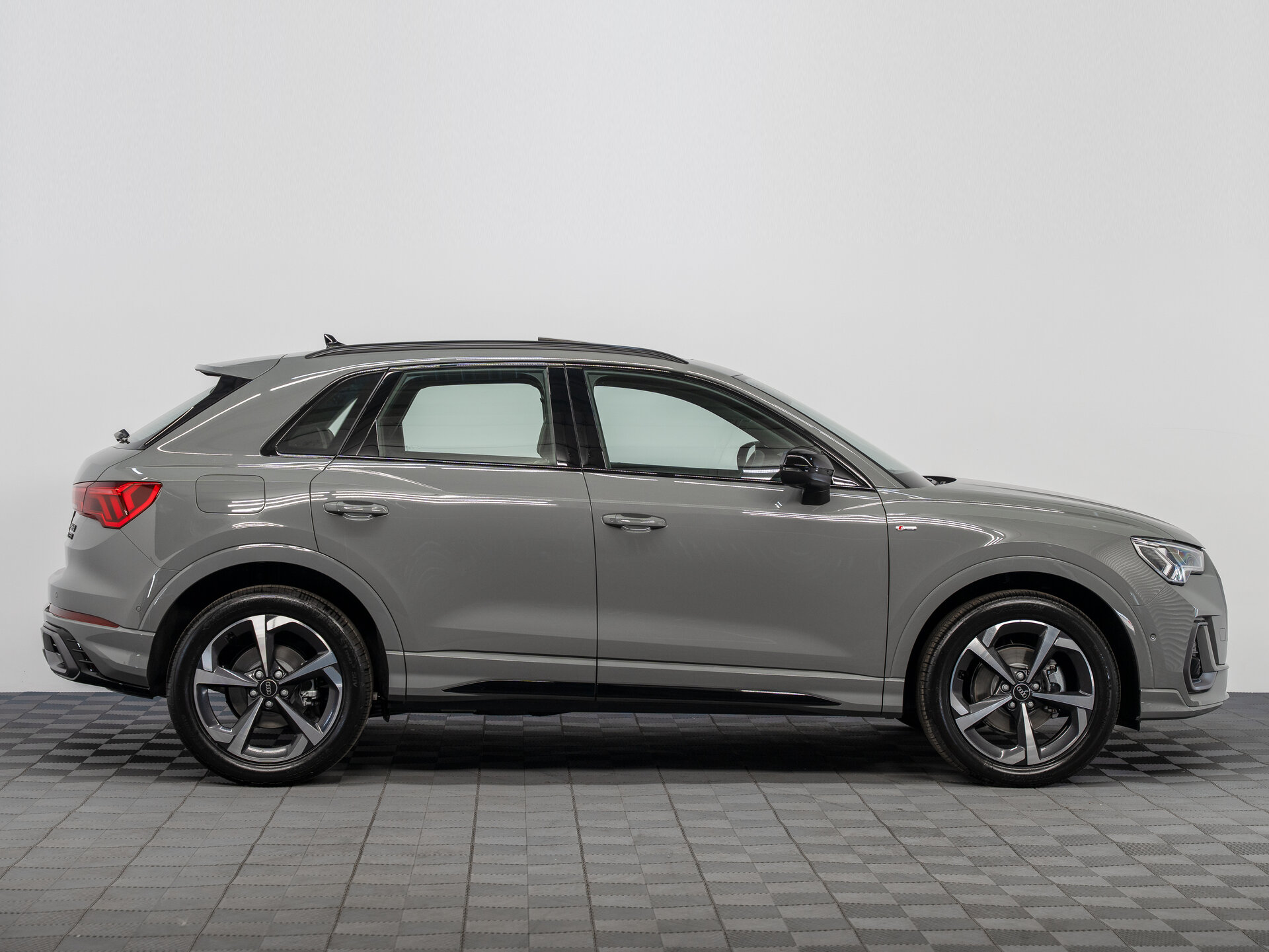 Автомобиль Audi Q3 35 TFSI 1.5 AMT (160 л.с.) - 4