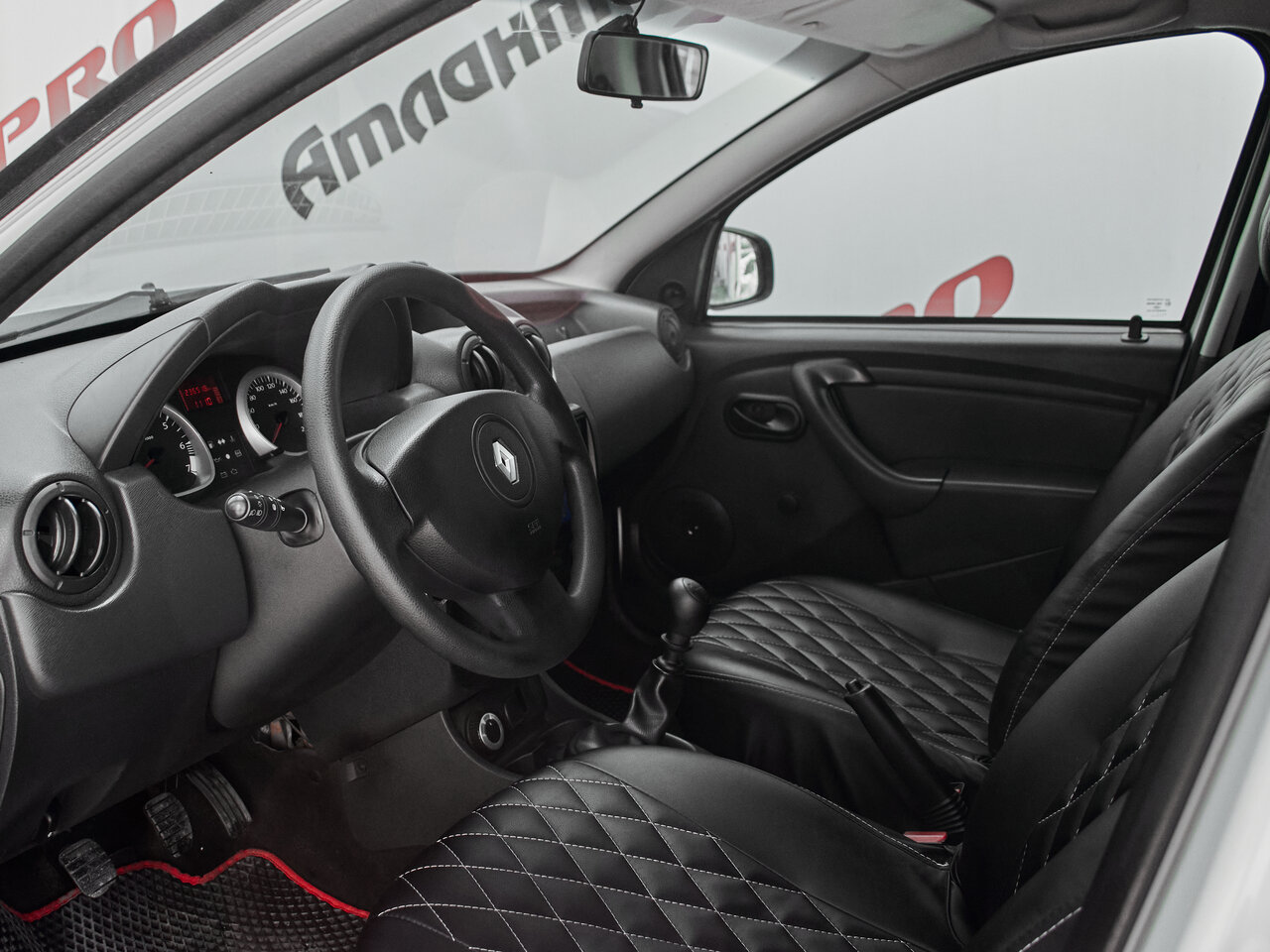 Купить Renault Duster 1.6 MT (102 л.с.) 4WD, 2014 в Екатеренбурге