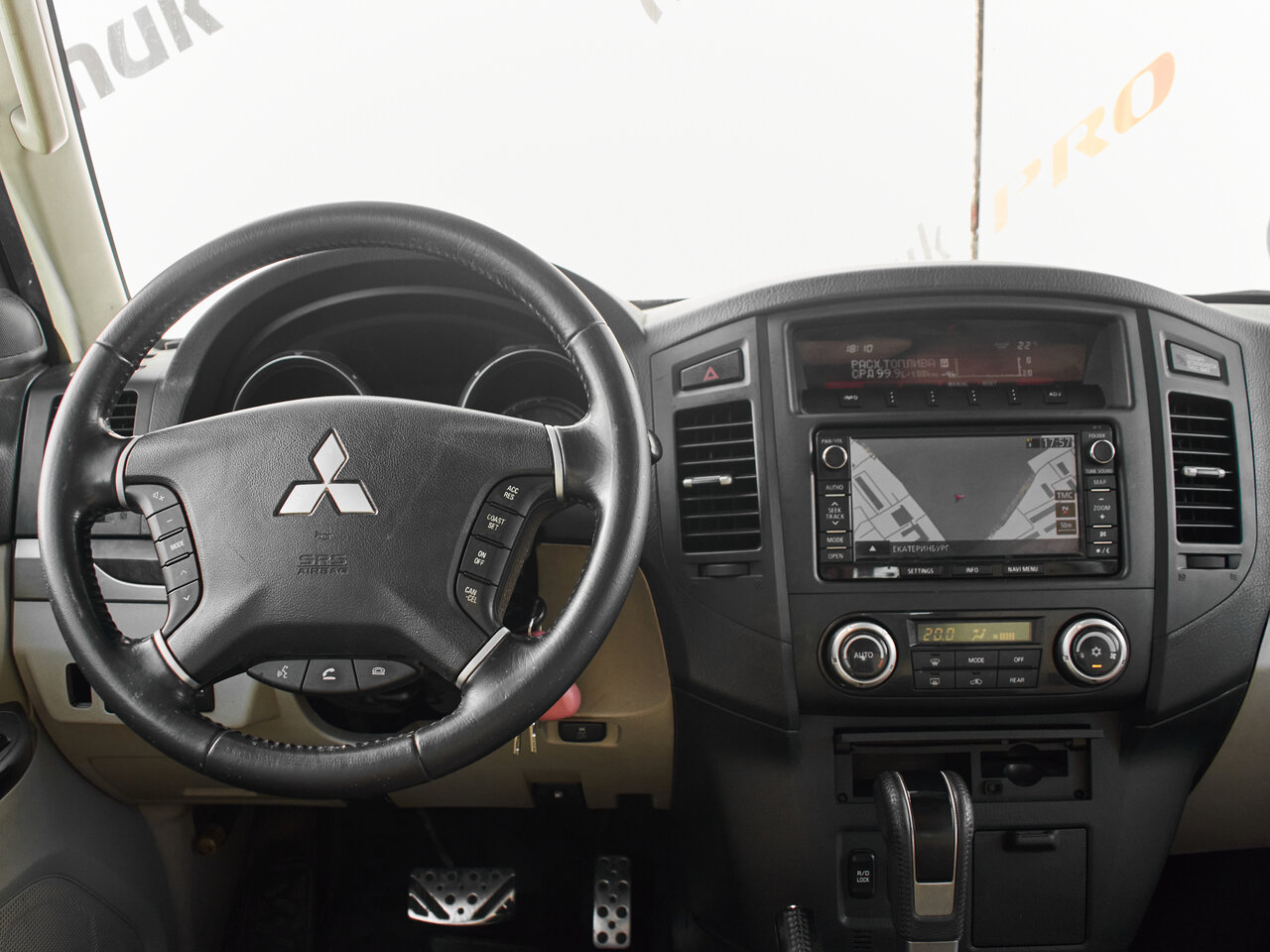Купить Mitsubishi Pajero 3.2d AT (200 л.с.) 4WD, 2014 в Екатеренбурге