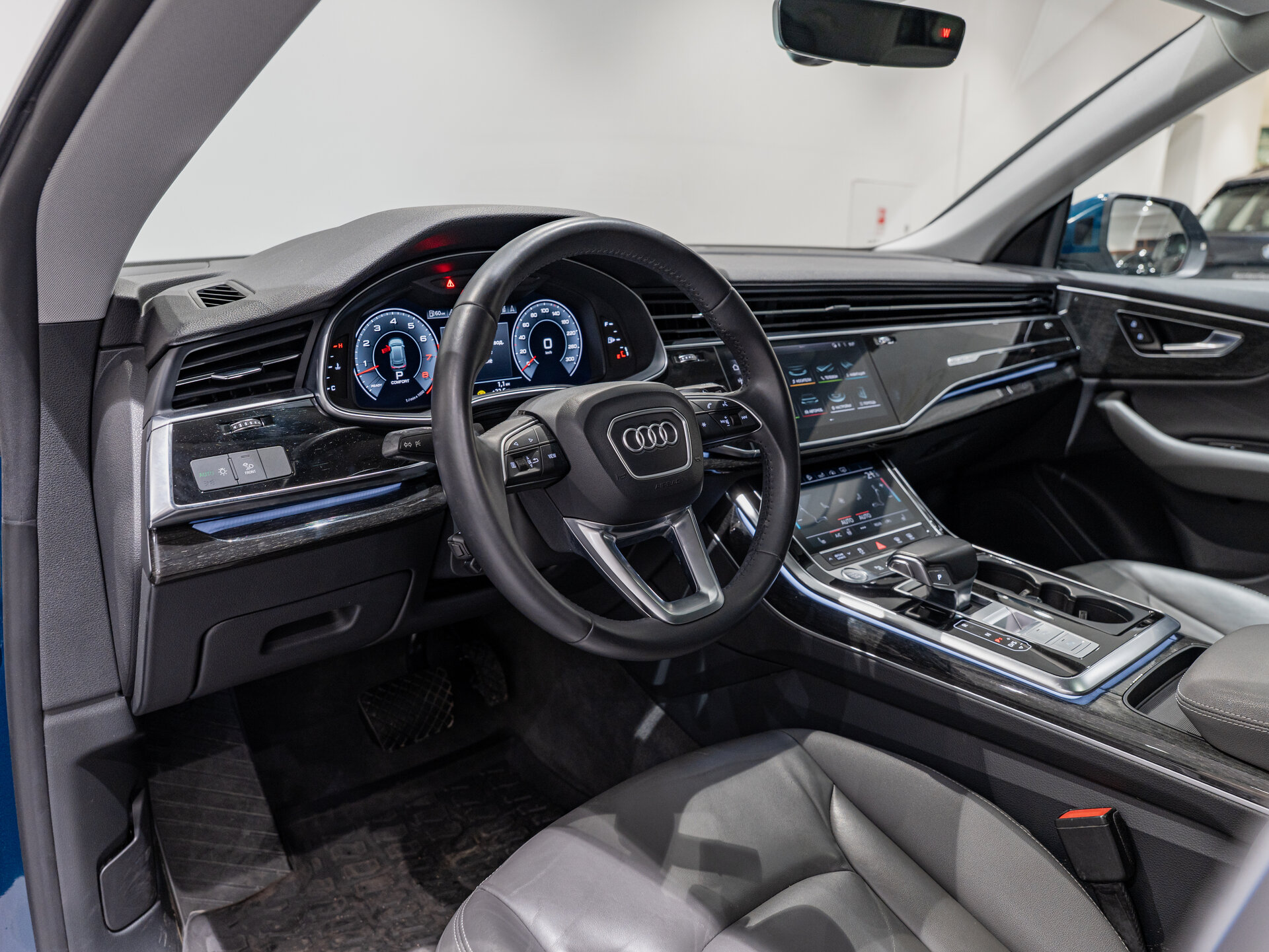 Автомобиль Audi Q8 55 TFSI 3.0 AT (340 л.с.) 4WD - 9