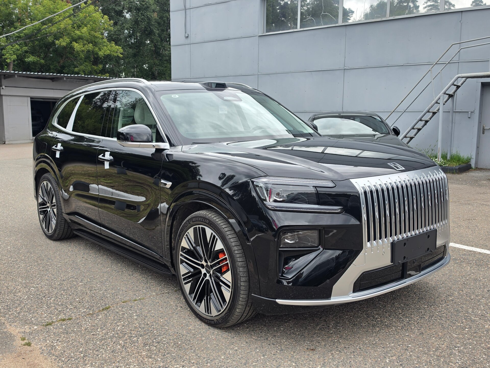 Автомобиль Zeekr 8X 70 kWh 2.0hyb AT (898 л.с.) 4WD - 6