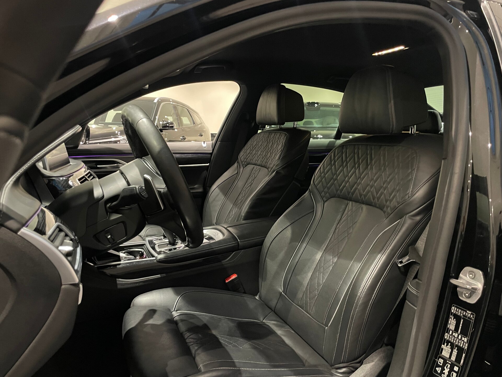 Автомобиль BMW 7 серии 730d xDrive 3.0d AT (249 л.с.) 4WD - 8