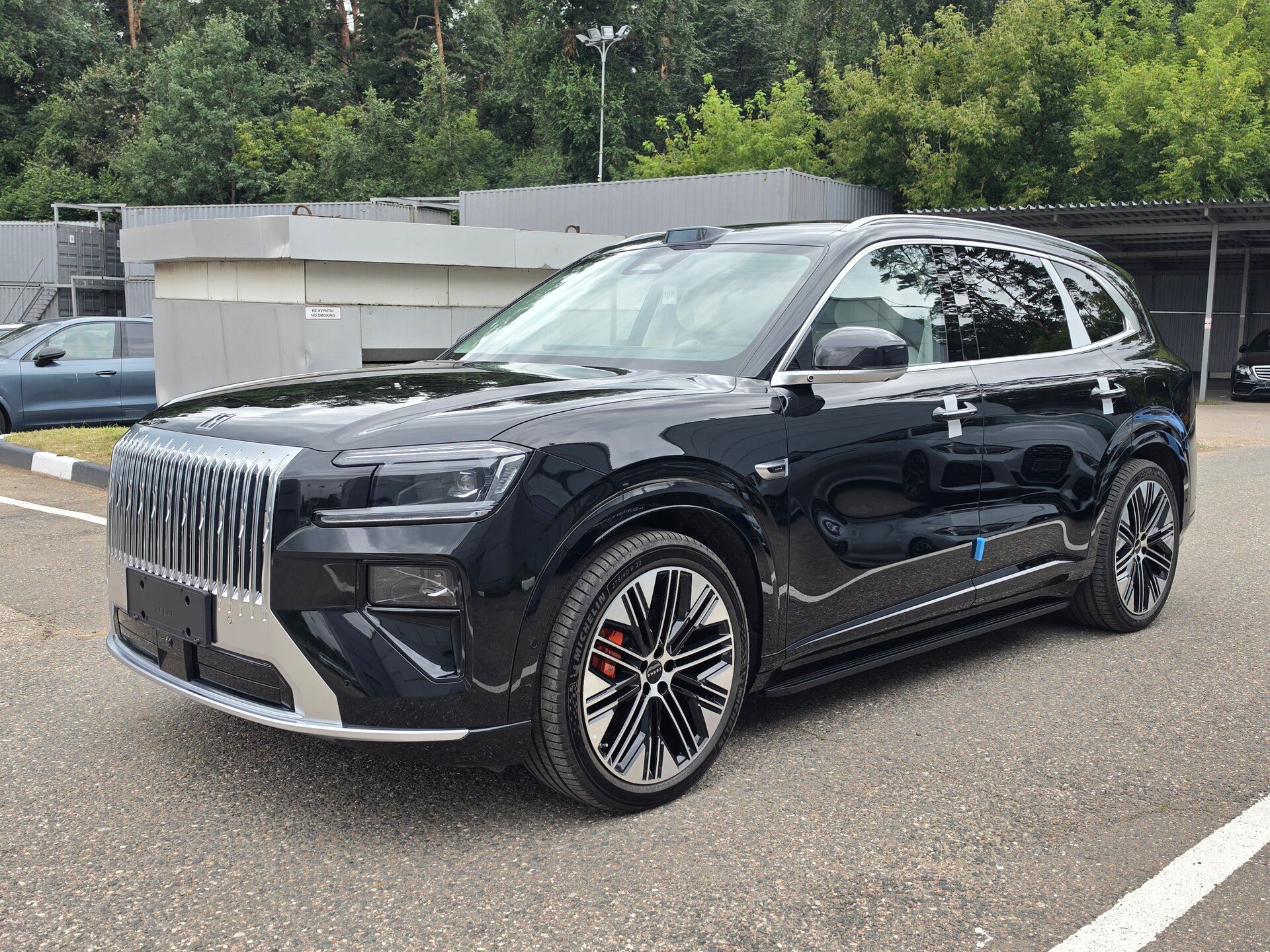 Автомобиль Zeekr 8X 70 kWh 2.0hyb AT (898 л.с.) 4WD - 1