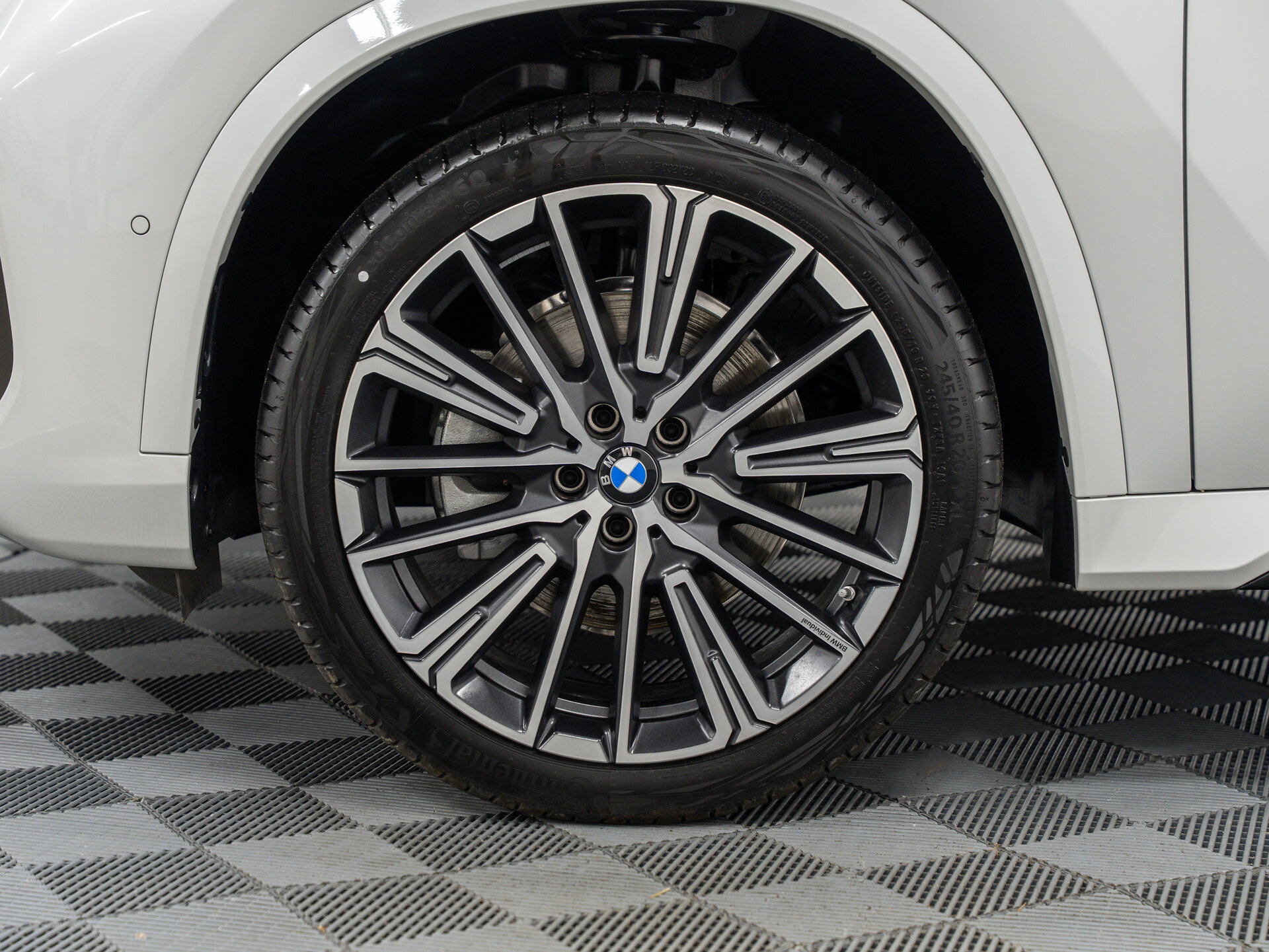 Автомобиль BMW X1 25Li xDrive 2.0 AMT (204 л.с.) 4WD - 3