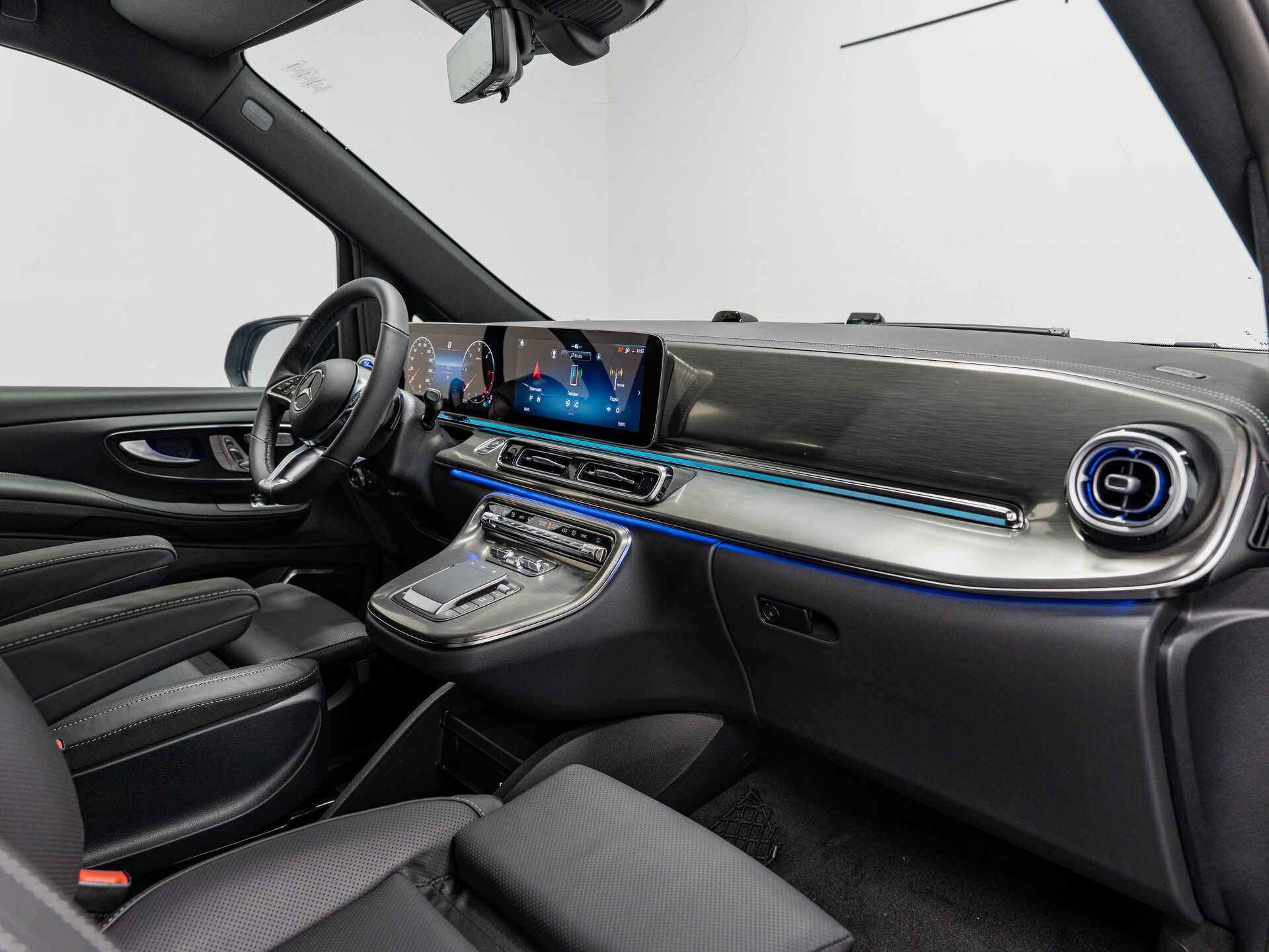 Автомобиль Mercedes-Benz V-Класс 300 d экстра длинный 2.0d AT (237 л.с.) 4WD - 14