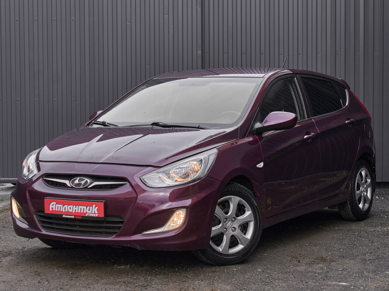 Купить Hyundai Solaris 1.6 MT (123 л.с.), 2012 в Екатеренбурге