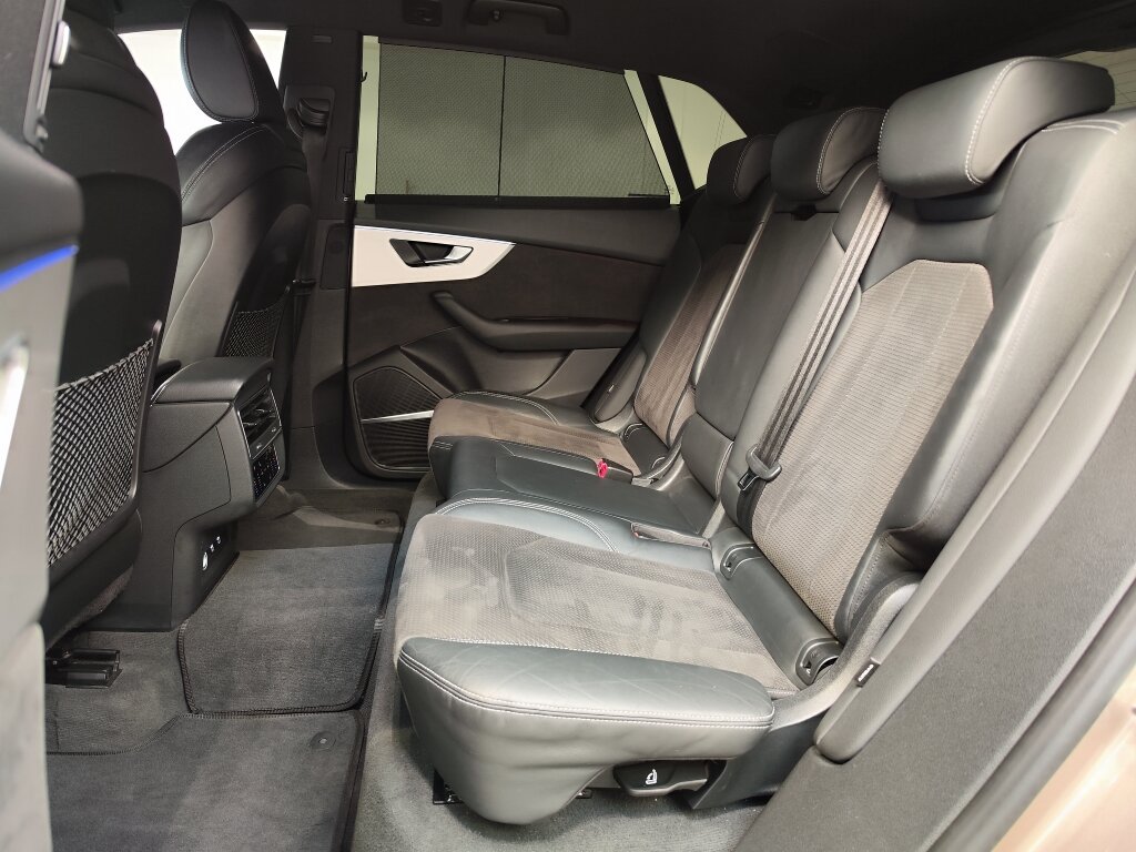 Автомобиль Audi Q8 55 TFSI 3.0 AT (340 л.с.) 4WD - 9