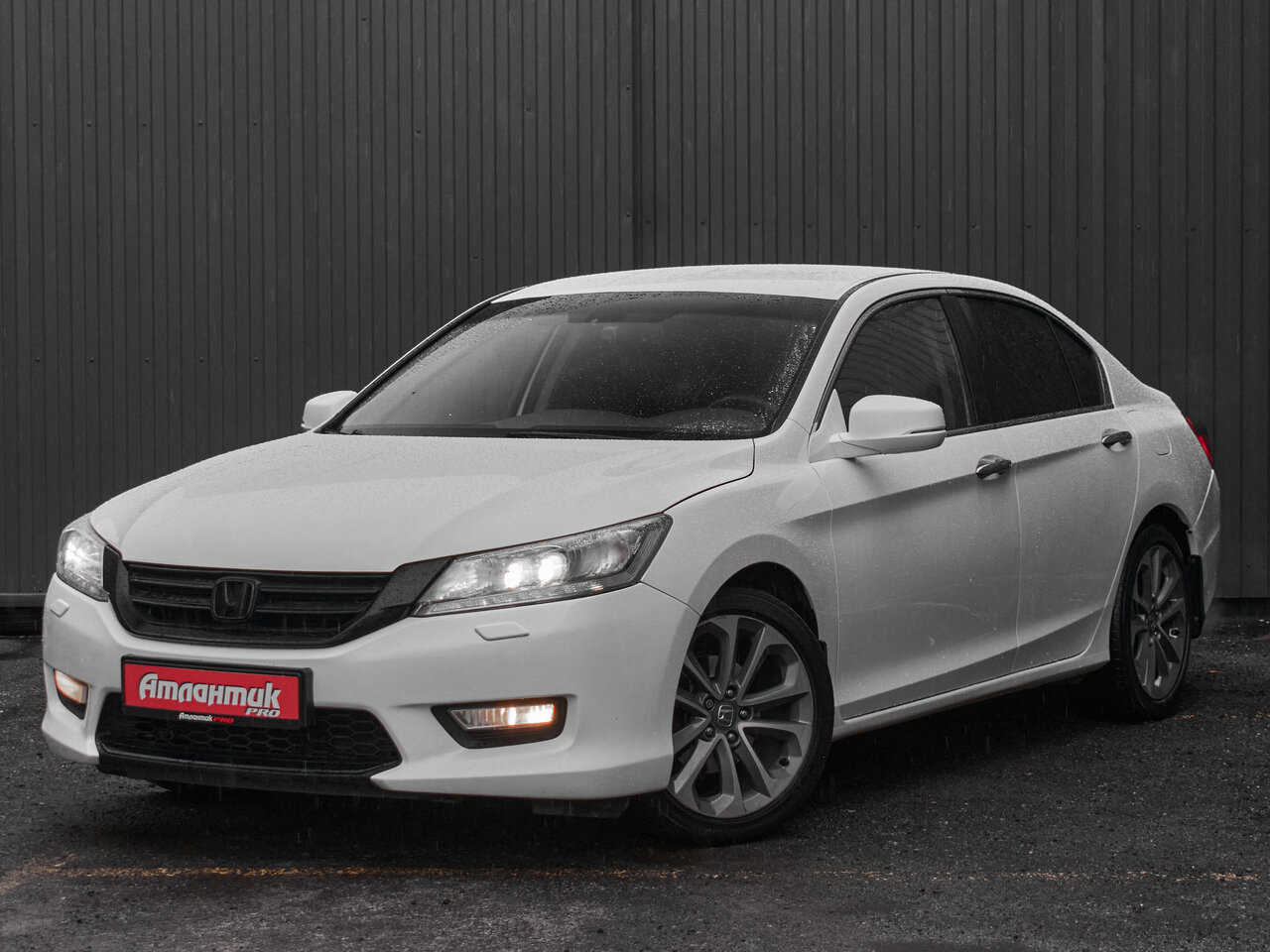 Купить Honda Accord 2.4 AT (180 л.с.), 2013 в Екатеренбурге