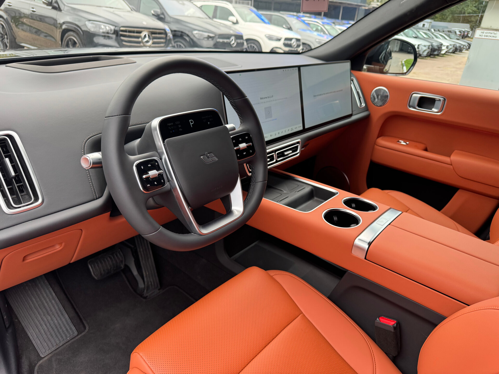 Автомобиль LiXiang L9 52.3 kWh 1.5hyb AT (449 л.с.) 4WD - 11