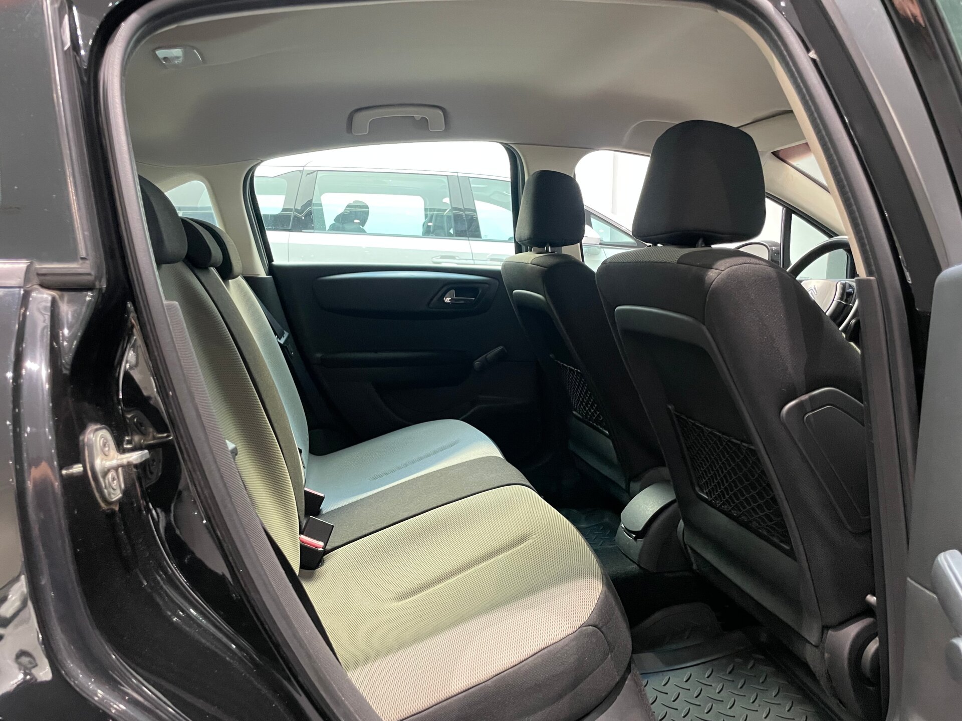 Автомобиль Citroen C4 1.6 MT (109 л.с.) - 10