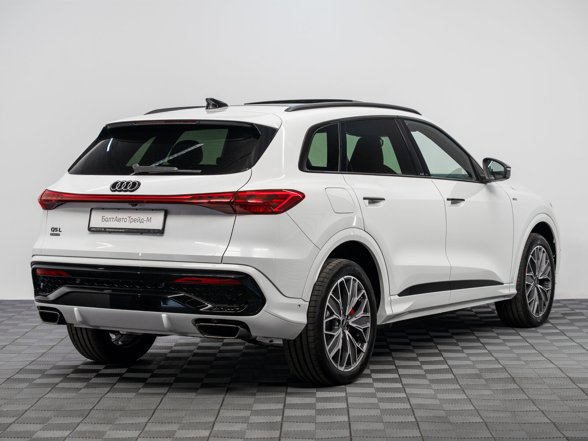 Автомобиль Audi Q5 L 2.0 AMT (204 л.с.) 4WD - 2