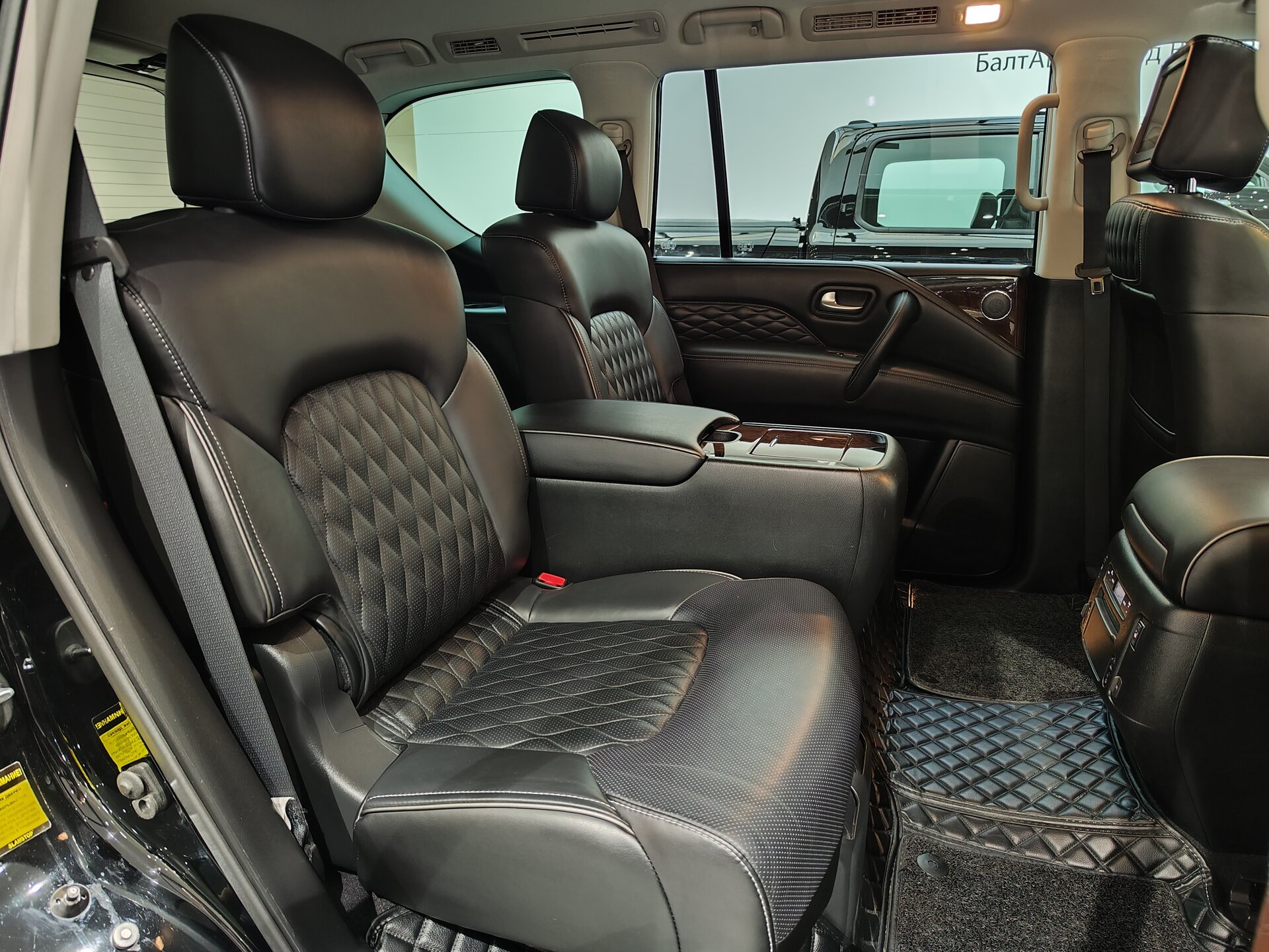 Автомобиль Infiniti QX80 5.6 AT (405 л.с.) 4WD - 15