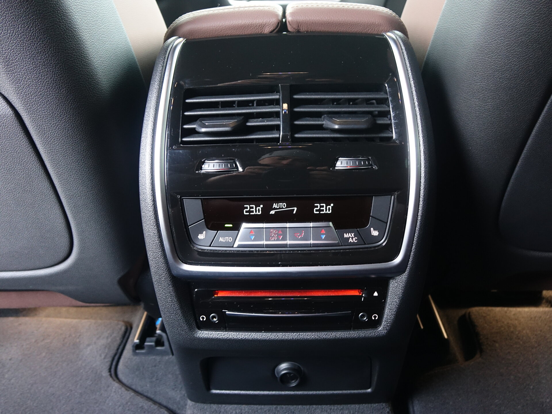 Автомобиль BMW X5 M50i 4.4 AT (530 л.с.) 4WD - 18