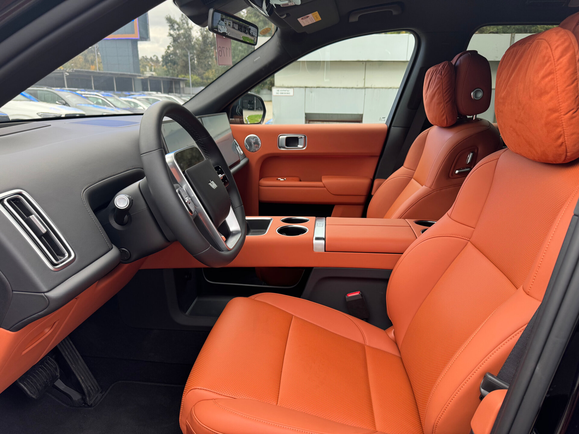 Автомобиль LiXiang L9 52.3 kWh 1.5hyb AT (449 л.с.) 4WD - 3