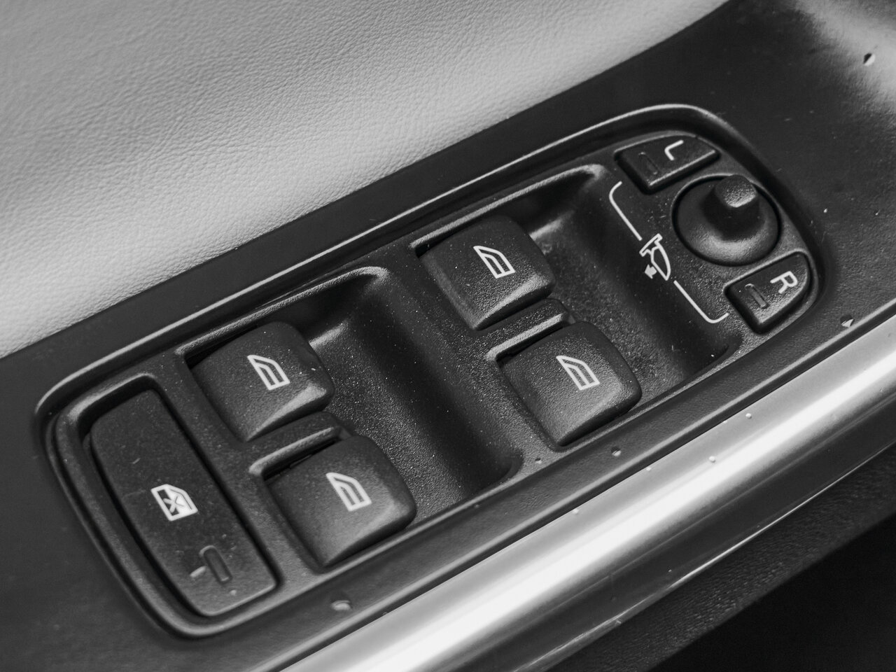 Купить Volvo XC60 2.4d AT (181 л.с.) 4WD, 2014 в Екатеренбурге