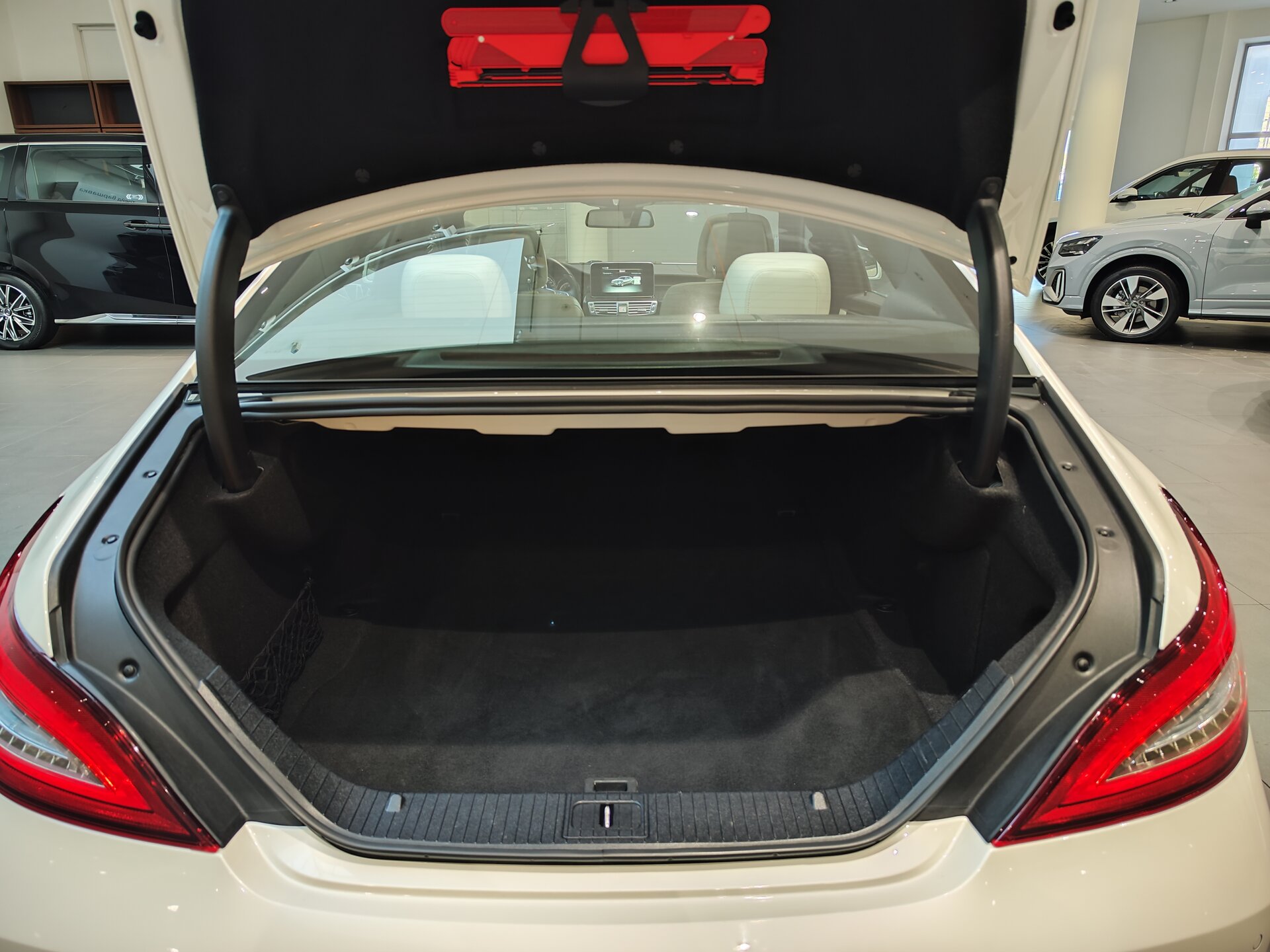 Автомобиль Mercedes-Benz CLS 400 3.0 AT (333 л.с.) 4WD - 11