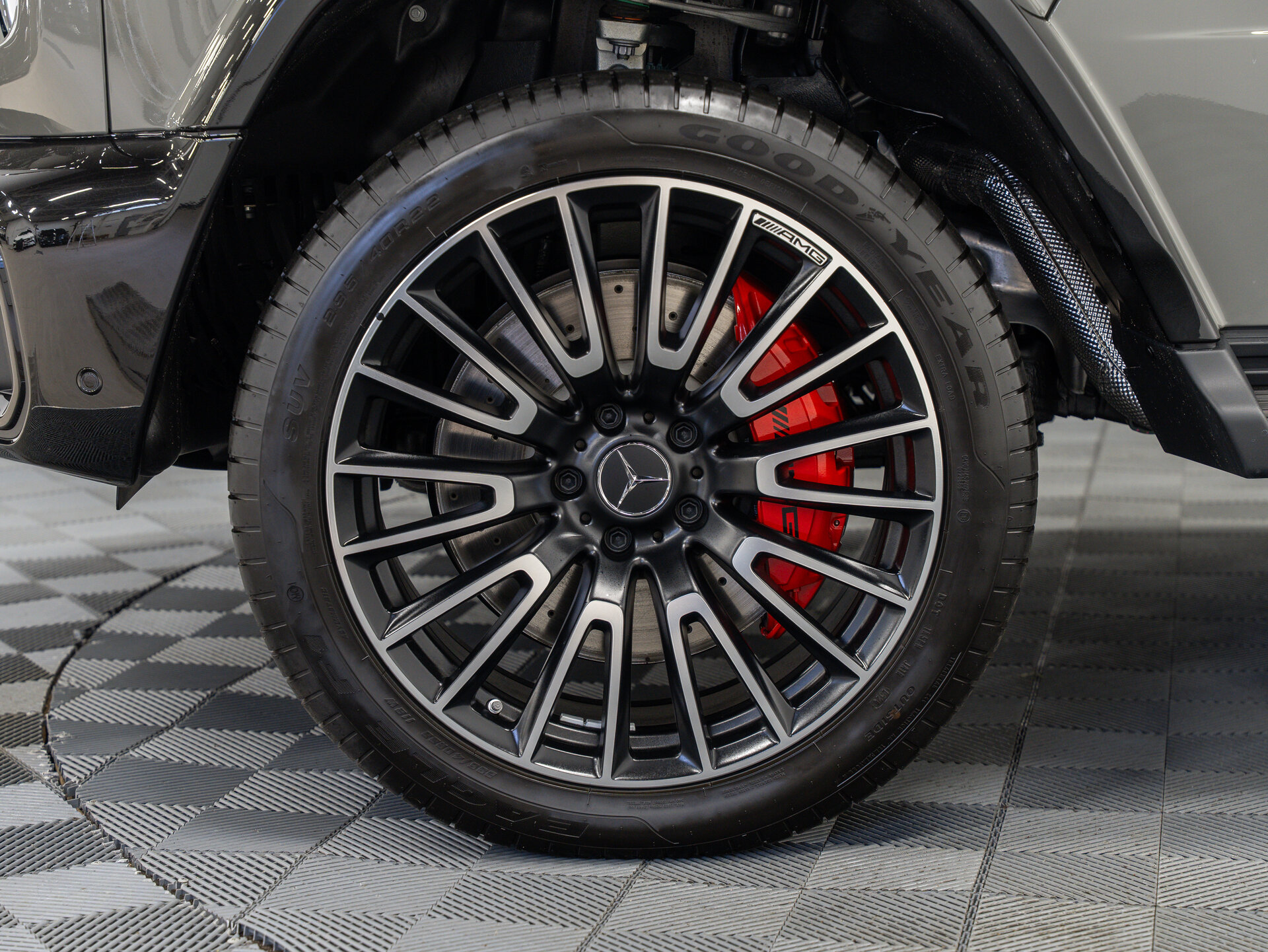 Автомобиль Mercedes-Benz G-Класс AMG 63 AMG 4.0 AT (585 л.с.) 4WD - 3