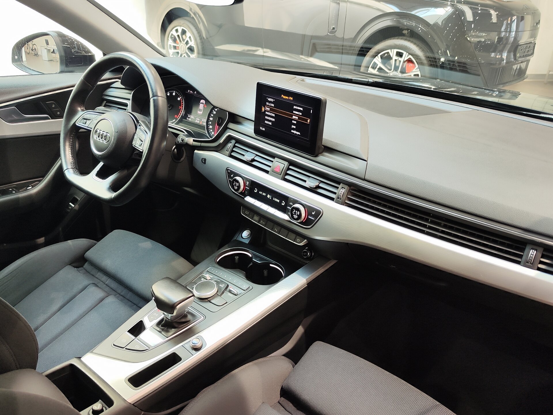 Автомобиль Audi A4 2.0 AMT (190 л.с.) - 12