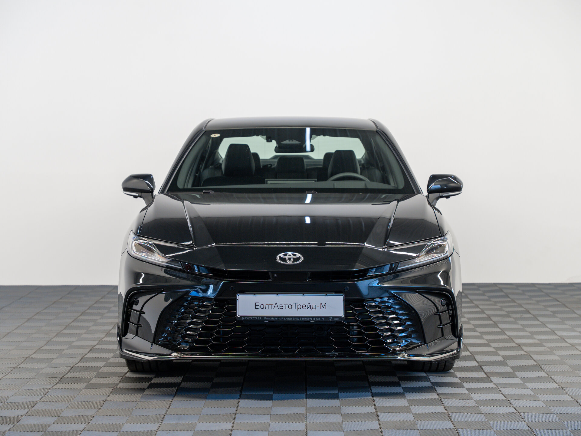 Автомобиль Toyota Camry 2.0hyb CVT (231 л.с.) - 2