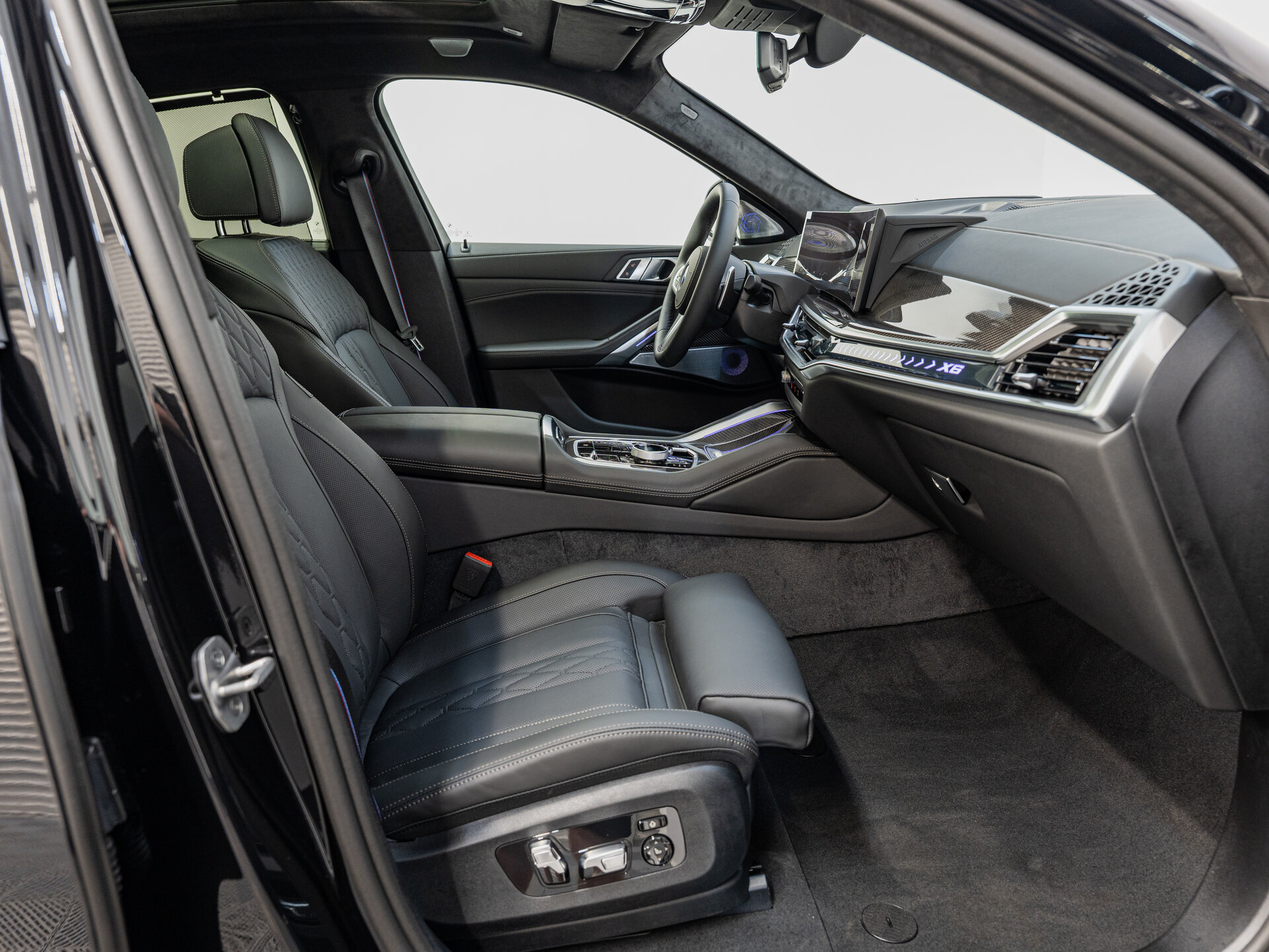 Автомобиль BMW X6 40i 3.0 AT (381 л.с.) 4WD - 15