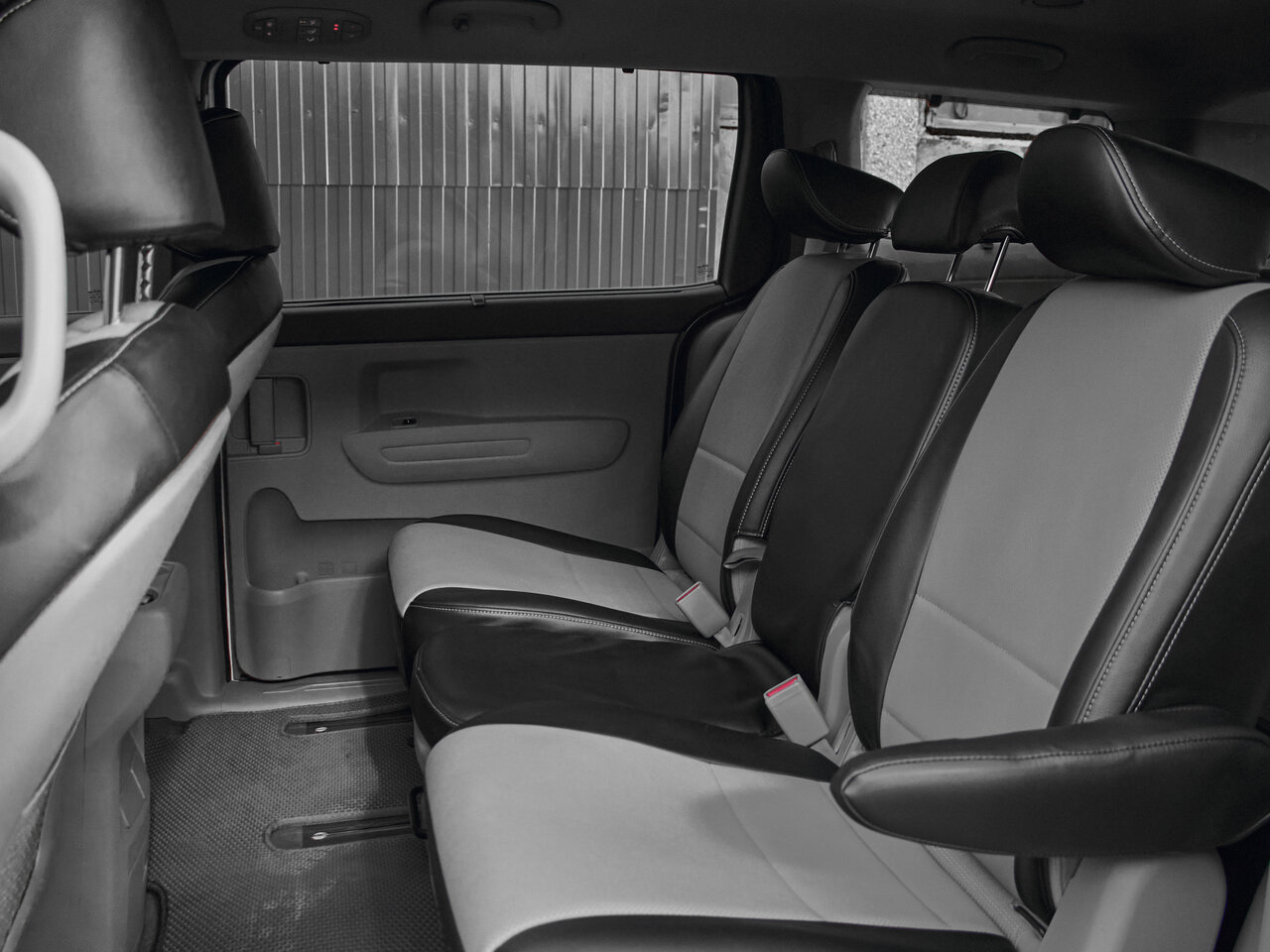 Купить Kia Sedona 3.3 AT (276 л.с.), 2015 в Екатеренбурге