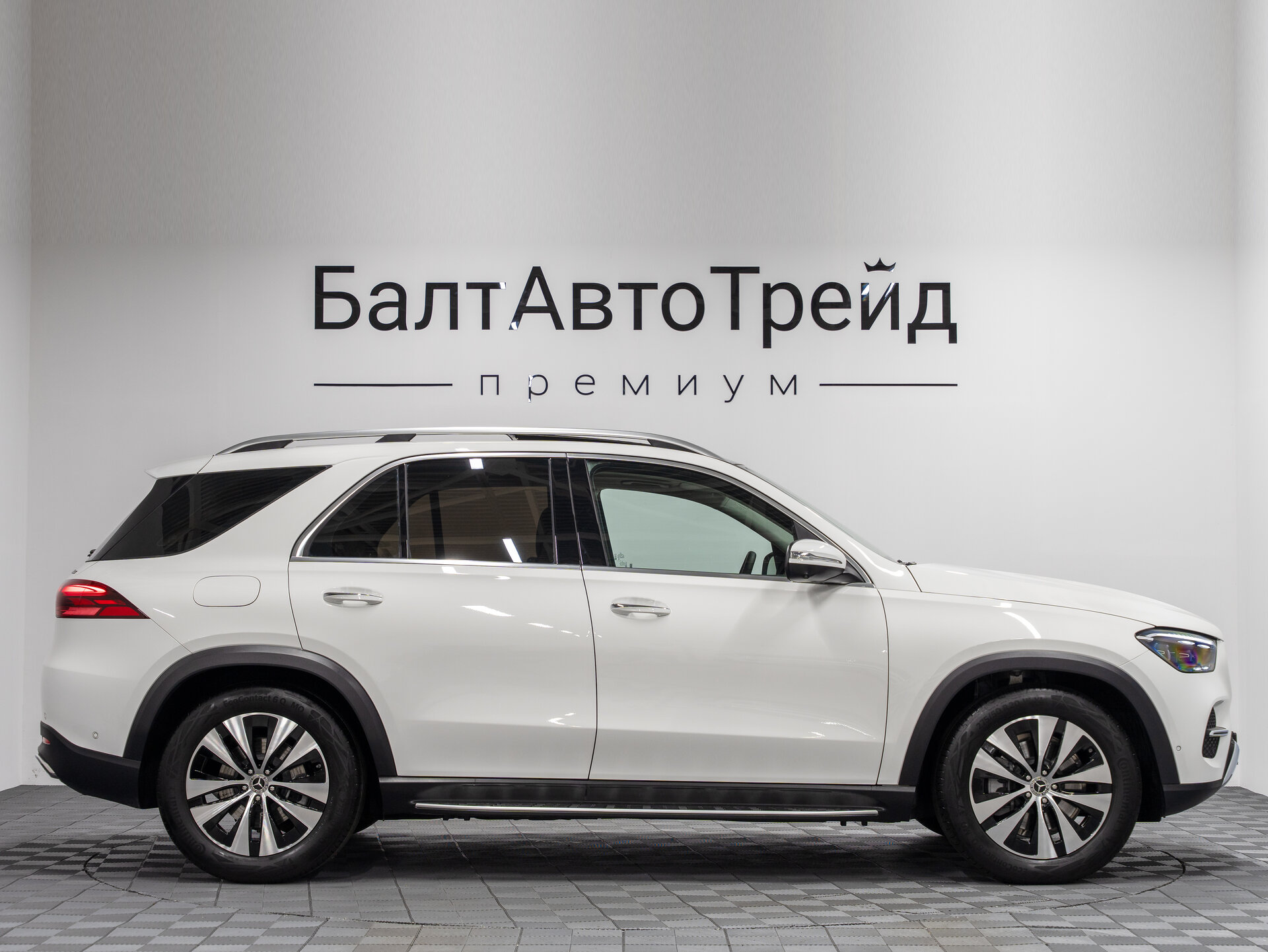 Автомобиль Mercedes-Benz GLE 300 d 2.0d AT (269 л.с.) 4WD - 6