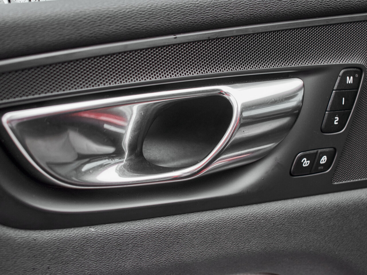 Купить Volvo XC60 2.0d AT (190 л.с.) 4WD, 2019 в Екатеренбурге