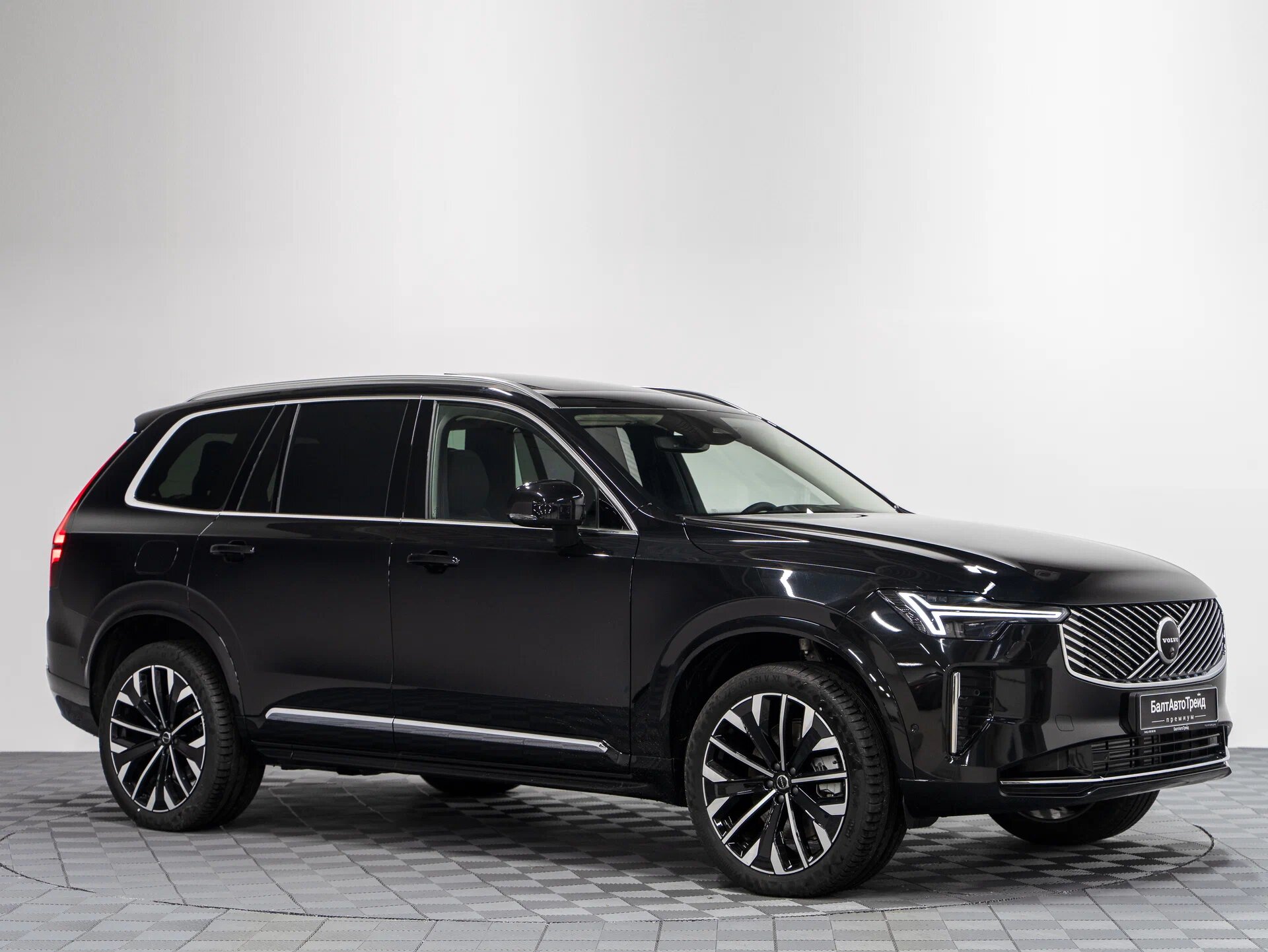 Автомобиль Volvo XC90 T8 2.0hyb AT (455 л.с.) 4WD - 10