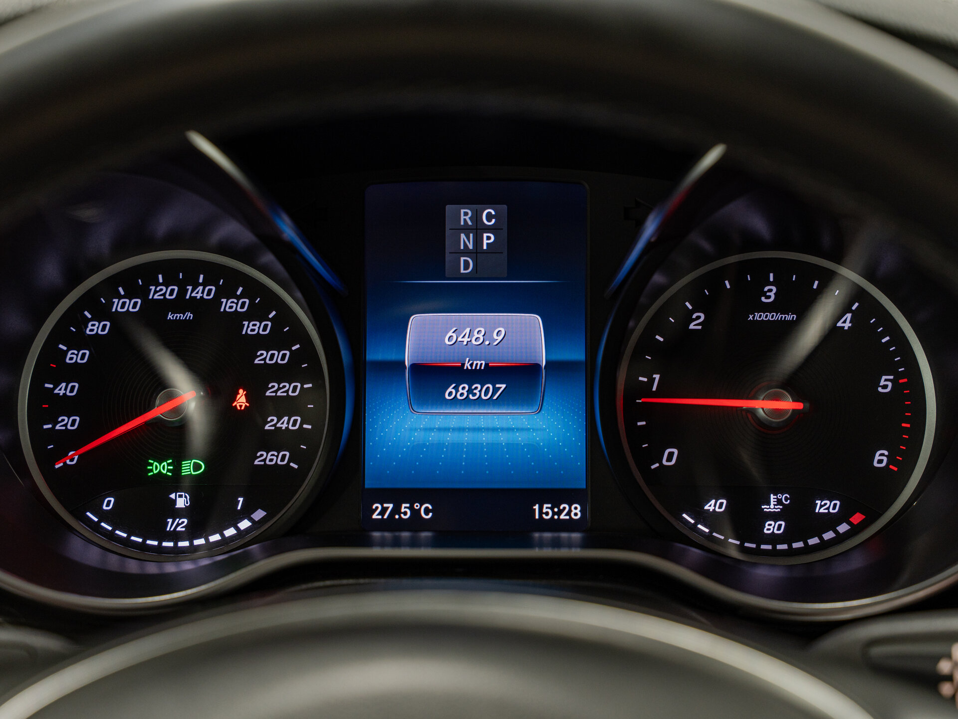 Автомобиль Mercedes-Benz V-Класс 300 d экстра длинный 2.0d AT (237 л.с.) 4WD - 17