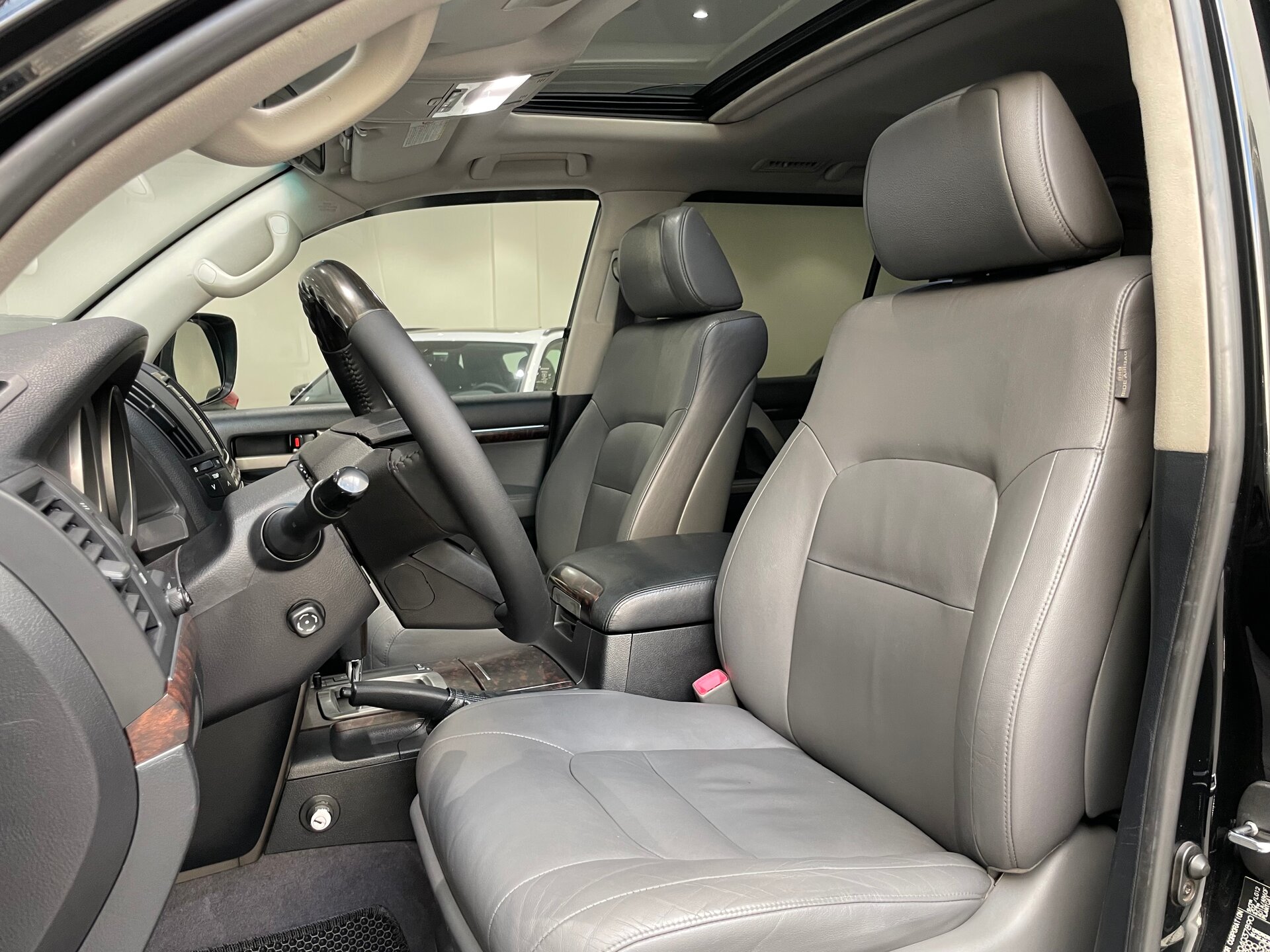 Автомобиль Toyota Land Cruiser 4.5d AT (235 л.с.) 4WD - 8