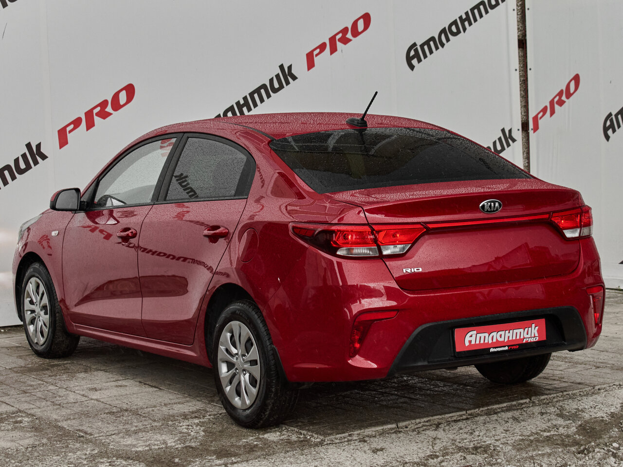 Купить Kia Rio 1.6 AT (123 л.с.), 2017 в Екатеренбурге