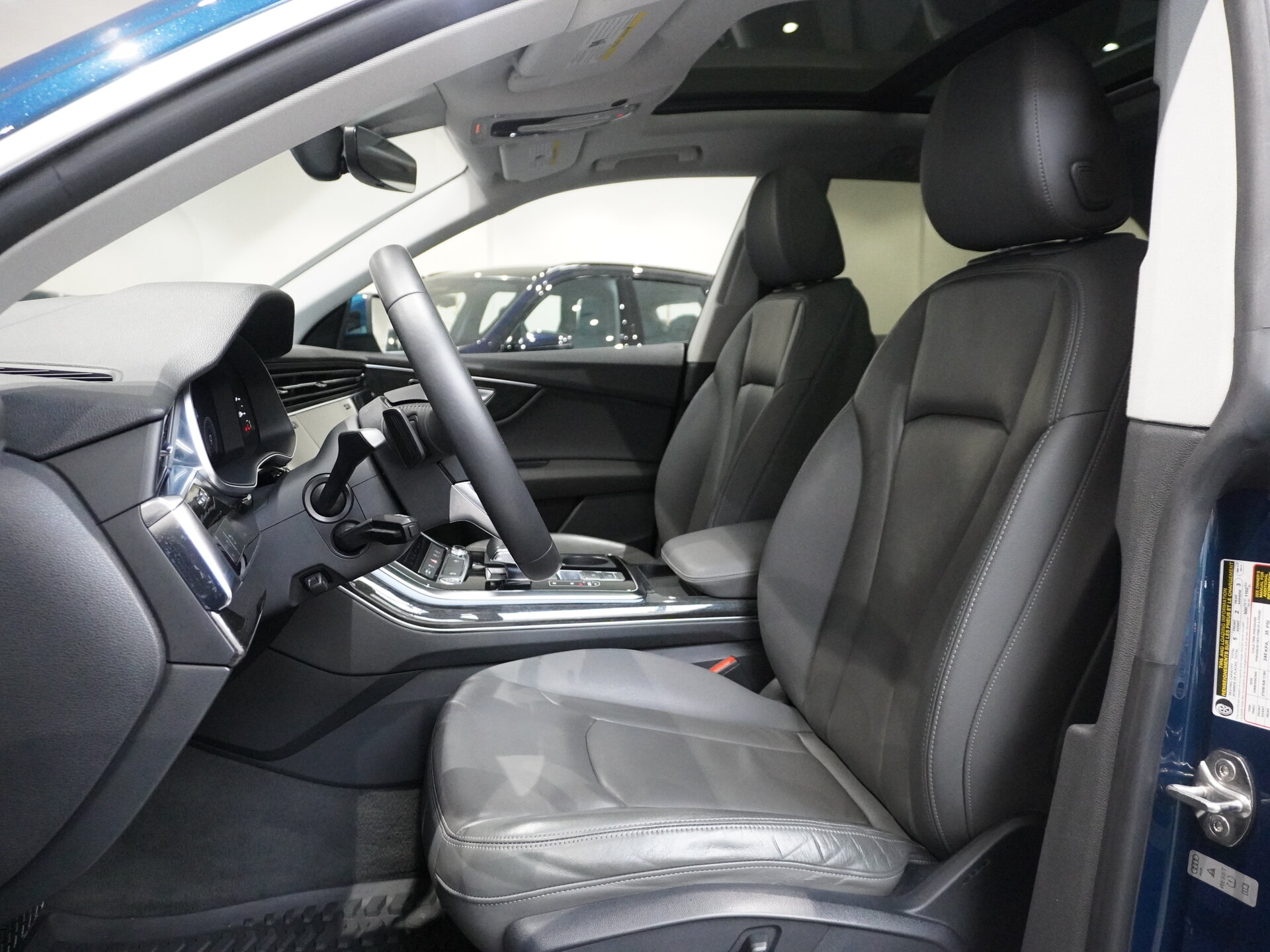 Автомобиль Audi Q8 55 TFSI 3.0 AT (340 л.с.) 4WD - 9