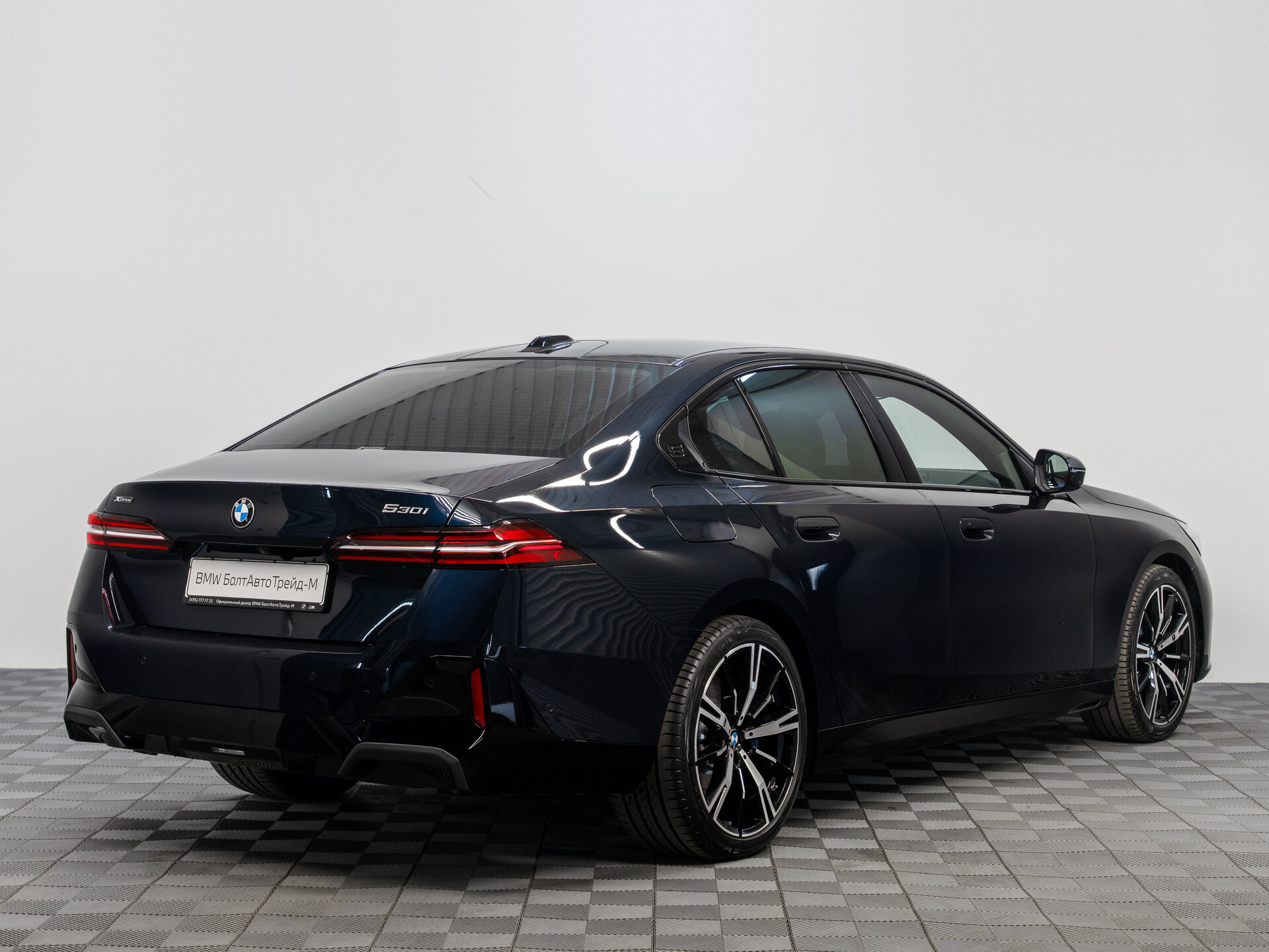 Автомобиль BMW 5 серии 530i xDrive 2.0 AT (258 л.с.) 4WD - 2