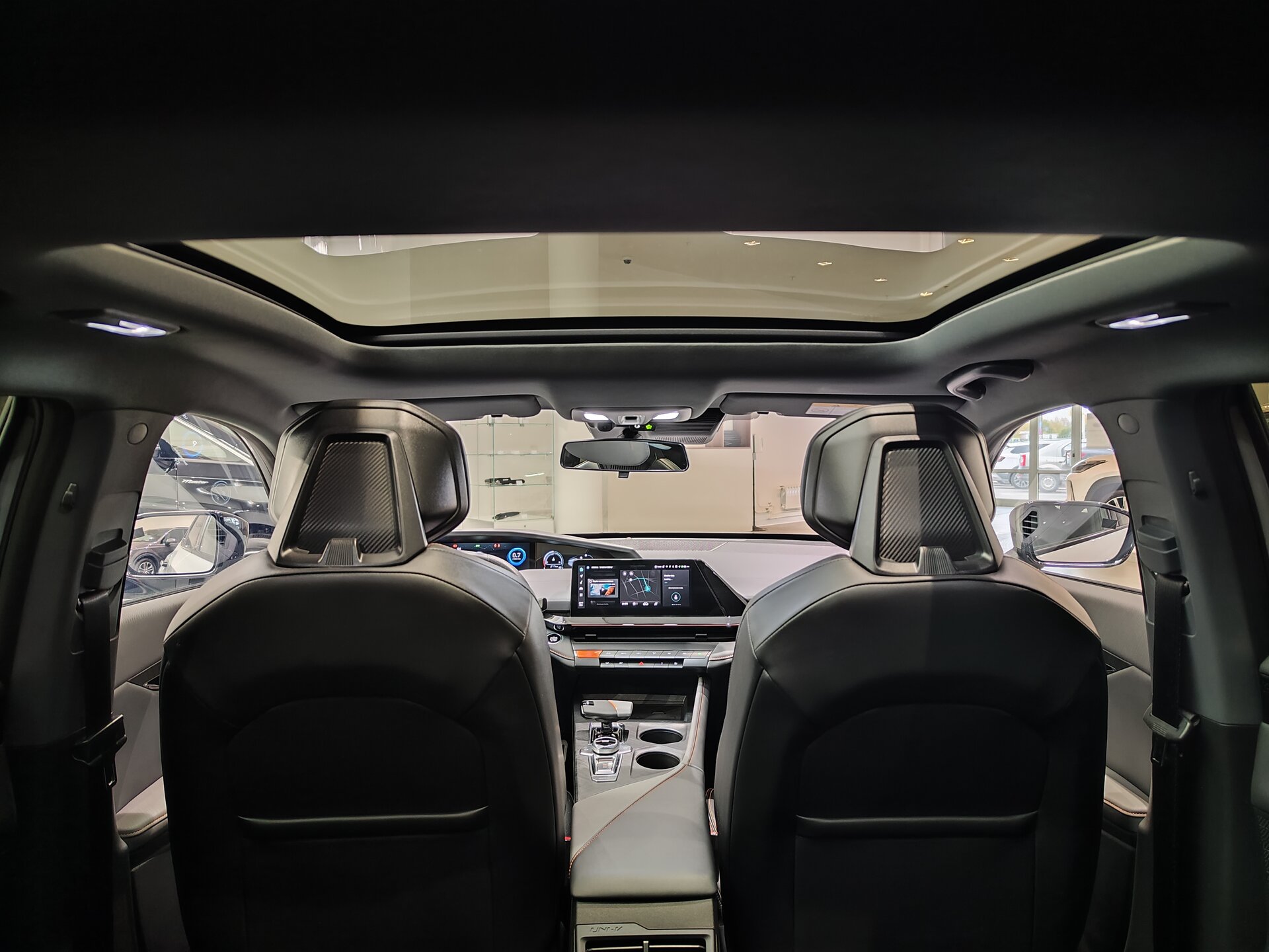 Автомобиль Changan UNI-V 1.5 AMT (181 л.с.) - 12