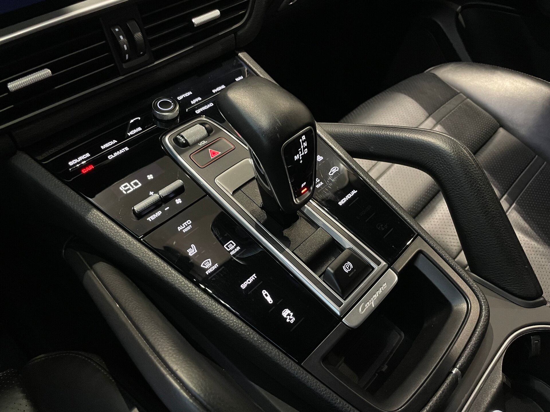 Автомобиль Porsche Cayenne 3.0 AT (340 л.с.) 4WD - 17