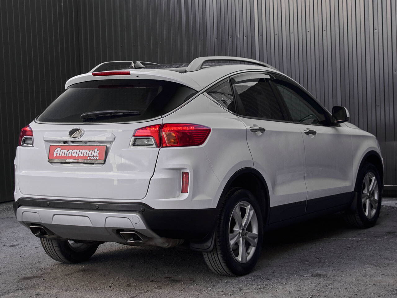 Купить FAW Besturn X80 2.0 AT (142 л.с.), 2017 в Екатеренбурге