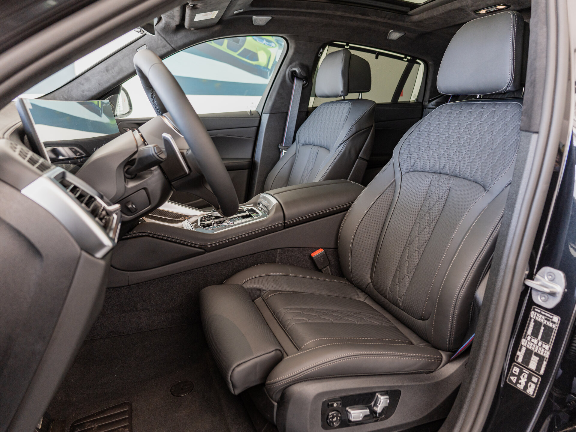 Автомобиль BMW X6 40i 3.0 AT (381 л.с.) 4WD - 15