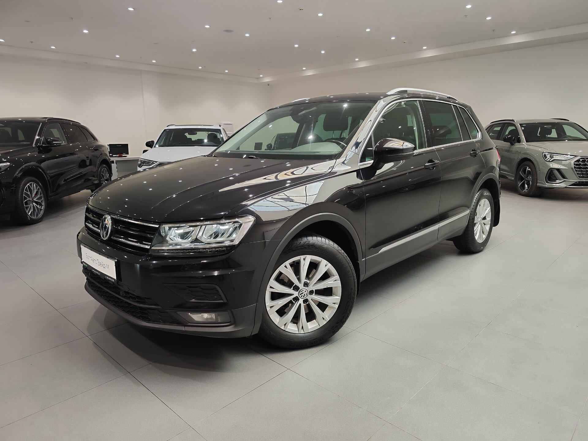 Автомобиль Volkswagen Tiguan 1.4 AMT (150 л.с.) 4WD - 1