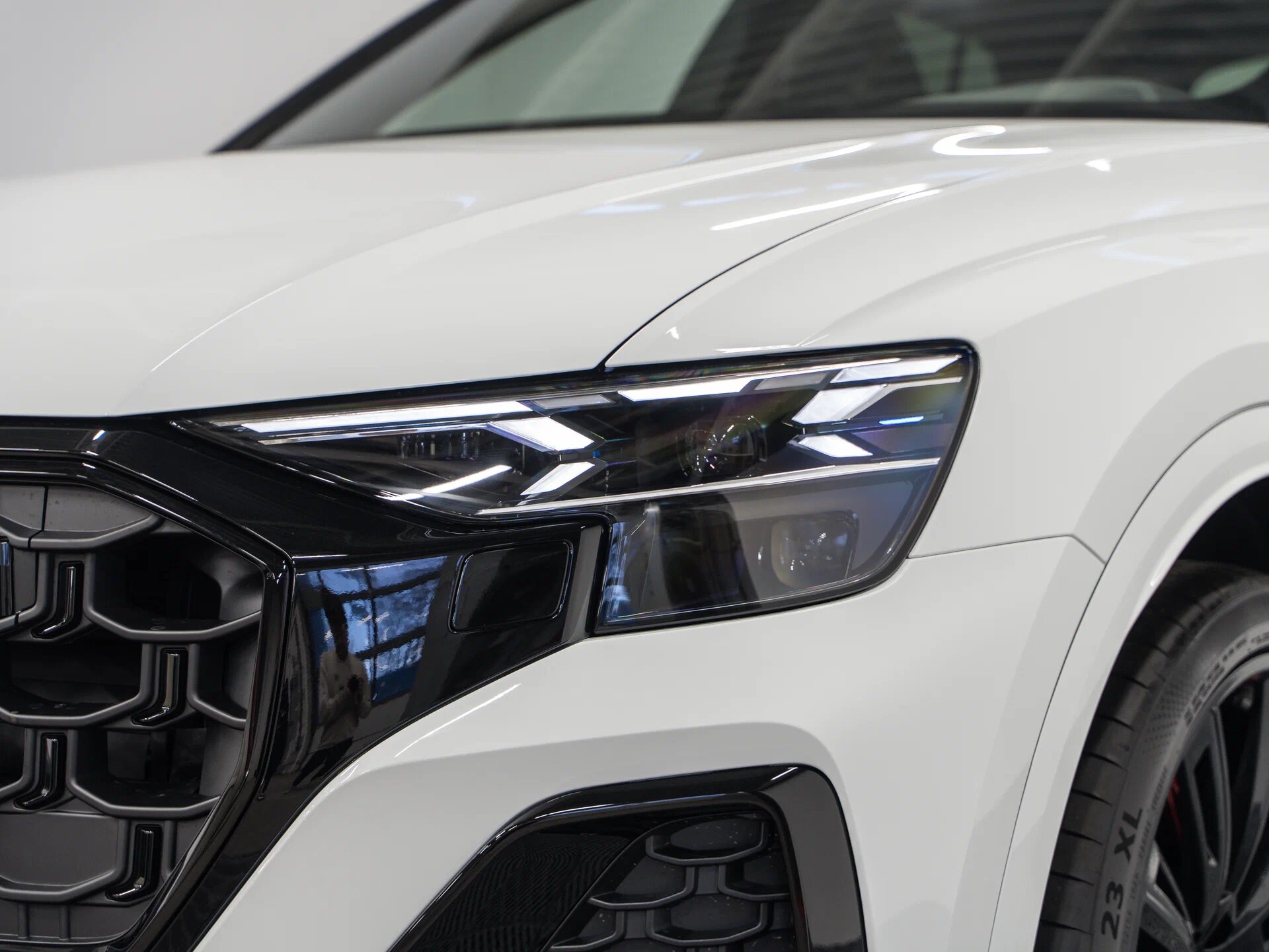 Автомобиль Audi Q8 50 TDI 3.0d AT (286 л.с.) 4WD - 2