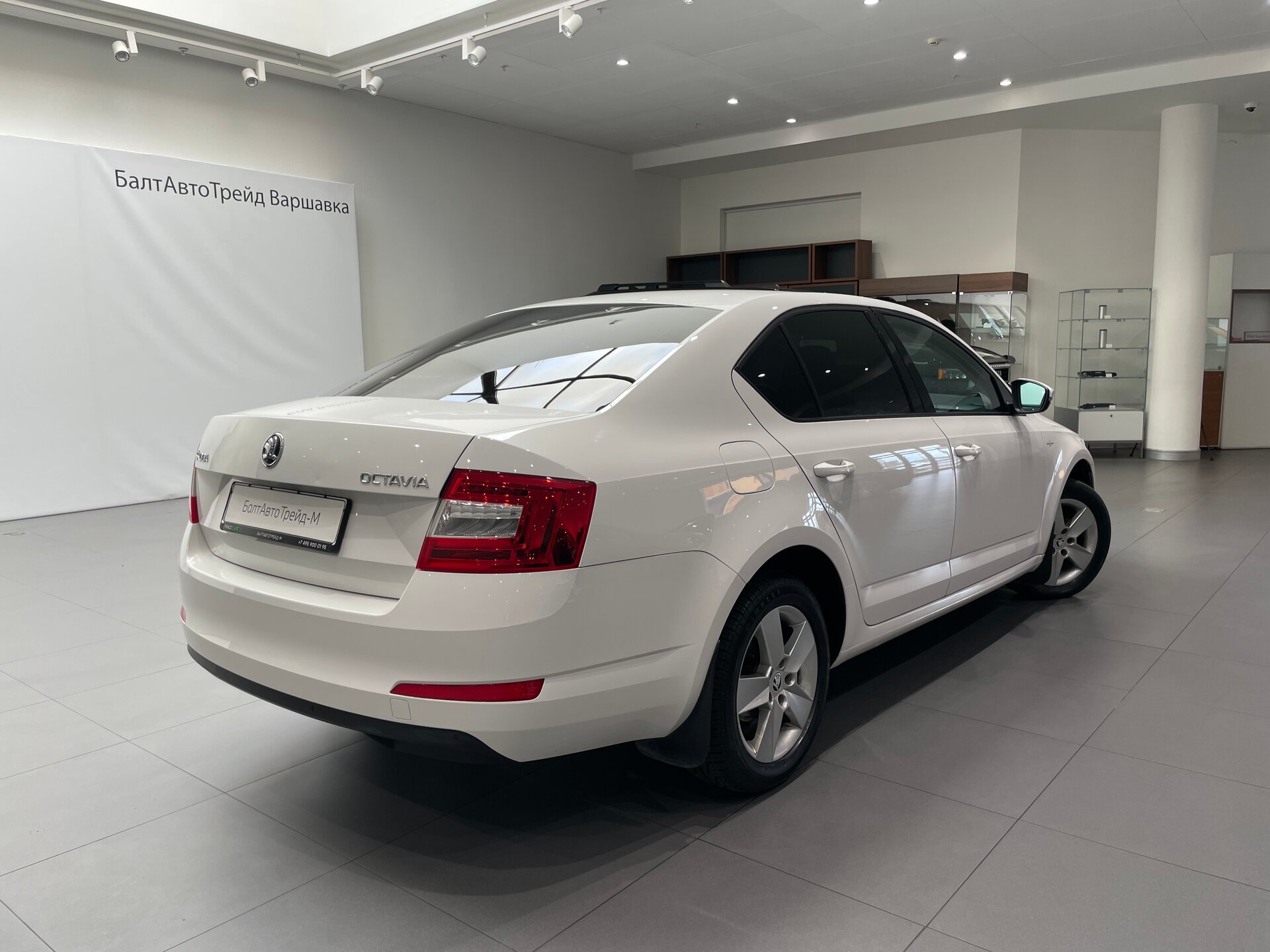Автомобиль Skoda Octavia 1.6 MT (110 л.с.) - 6