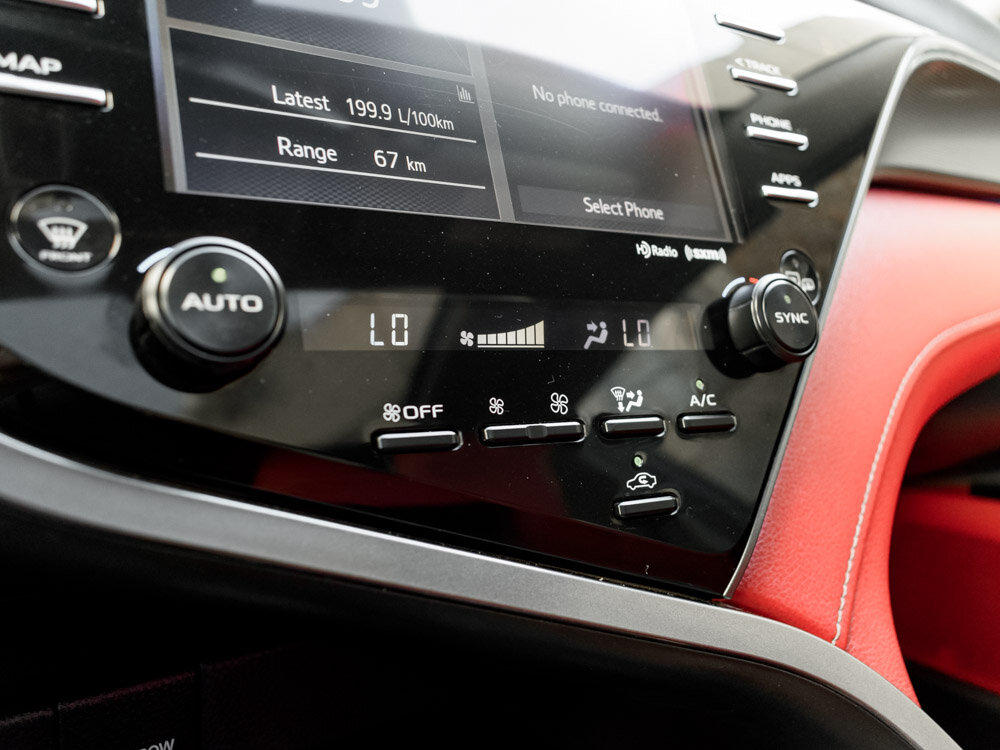 Купить Toyota Camry US Market 3.5 AT (301 л.с.), 2018 в Екатеренбурге