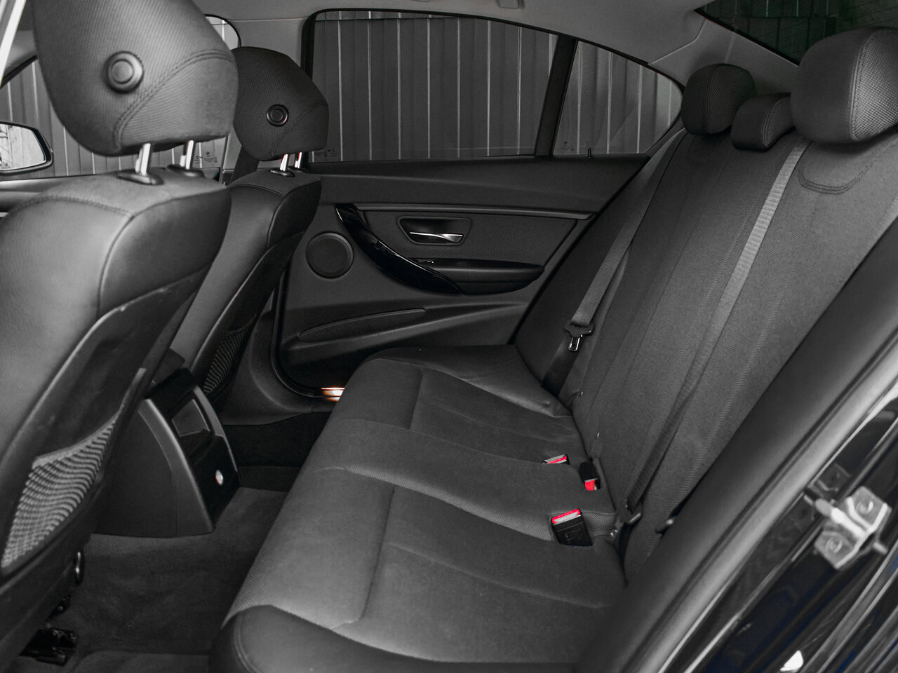 Купить BMW 3 серии 320i 2.0 AT (184 л.с.), 2017 в Екатеренбурге