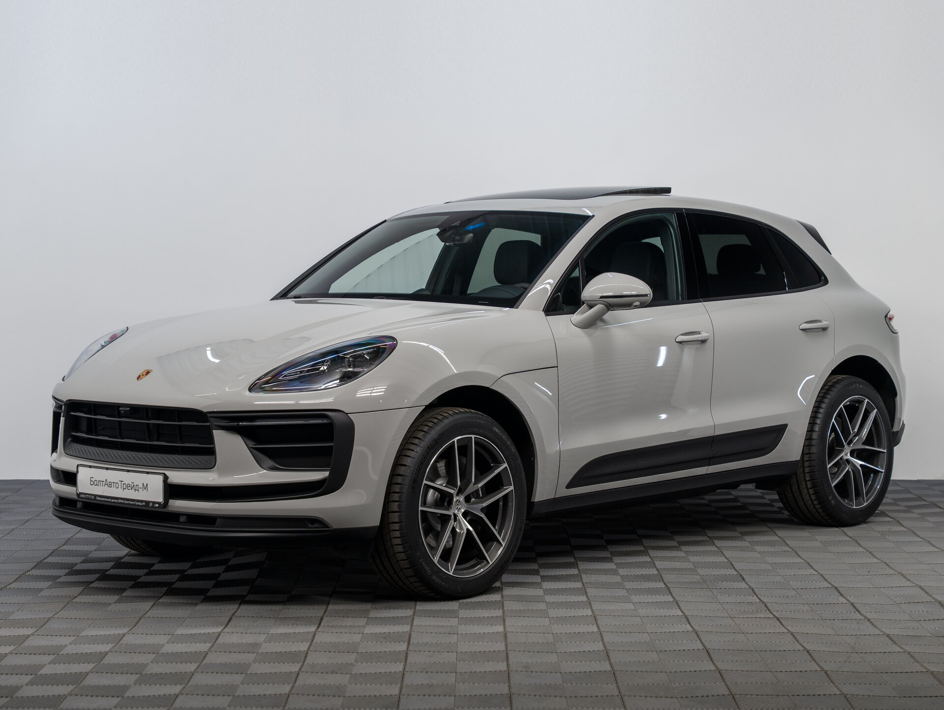Автомобиль Porsche Macan 2.0 AMT (265 л.с.) 4WD - 1
