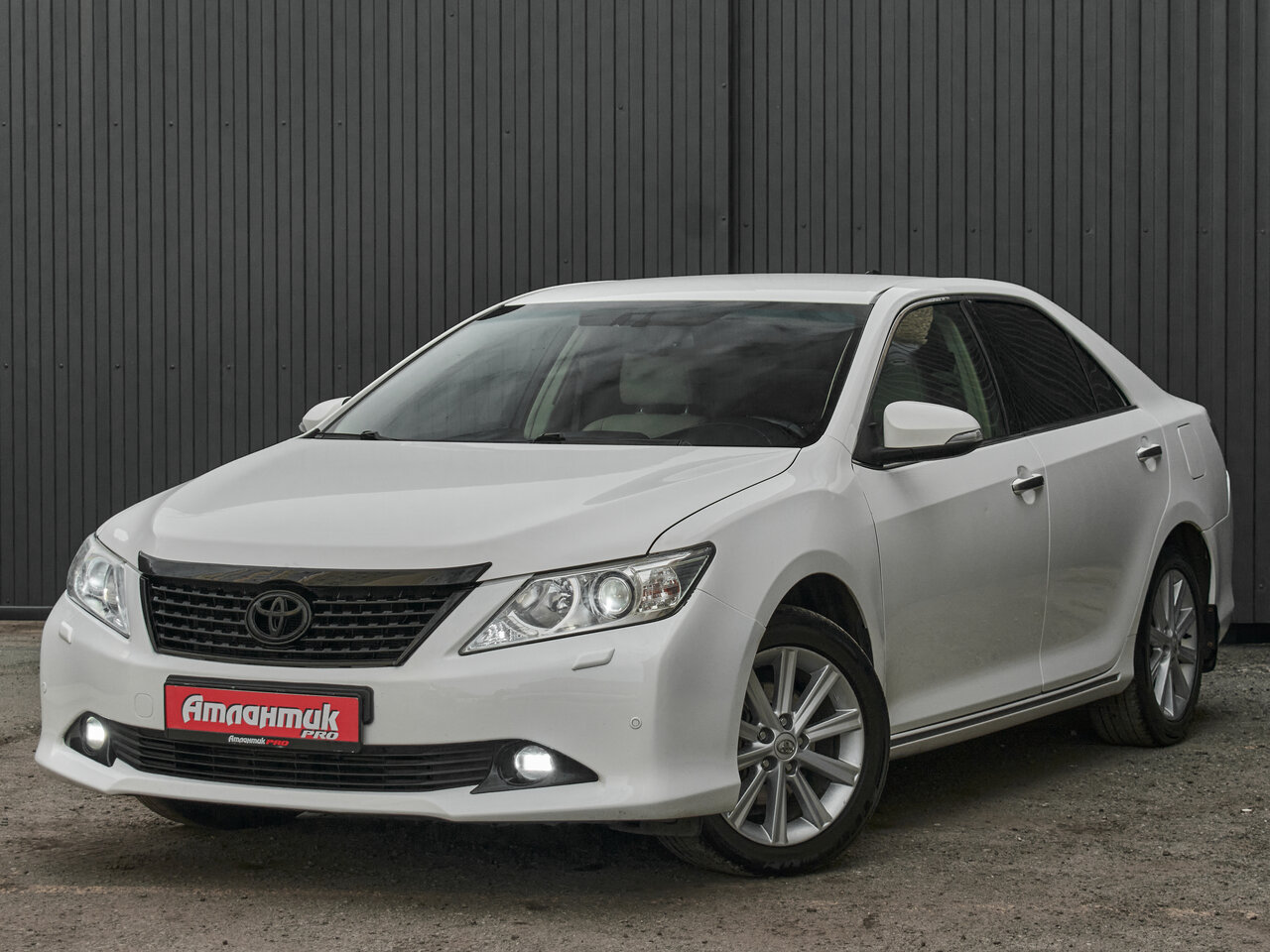 Купить Toyota Camry 3.5 AT (249 л.с.), 2014 в Екатеренбурге