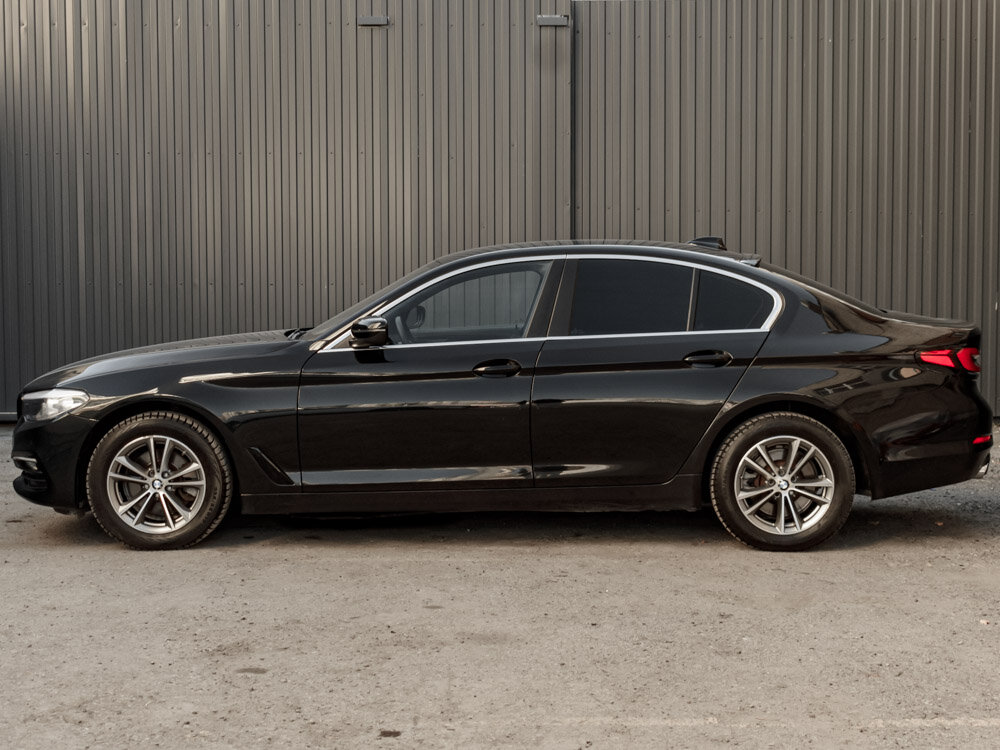 Купить BMW 5 серии 520d xDrive 2.0d AT (190 л.с.) 4WD, 2019 в Екатеренбурге